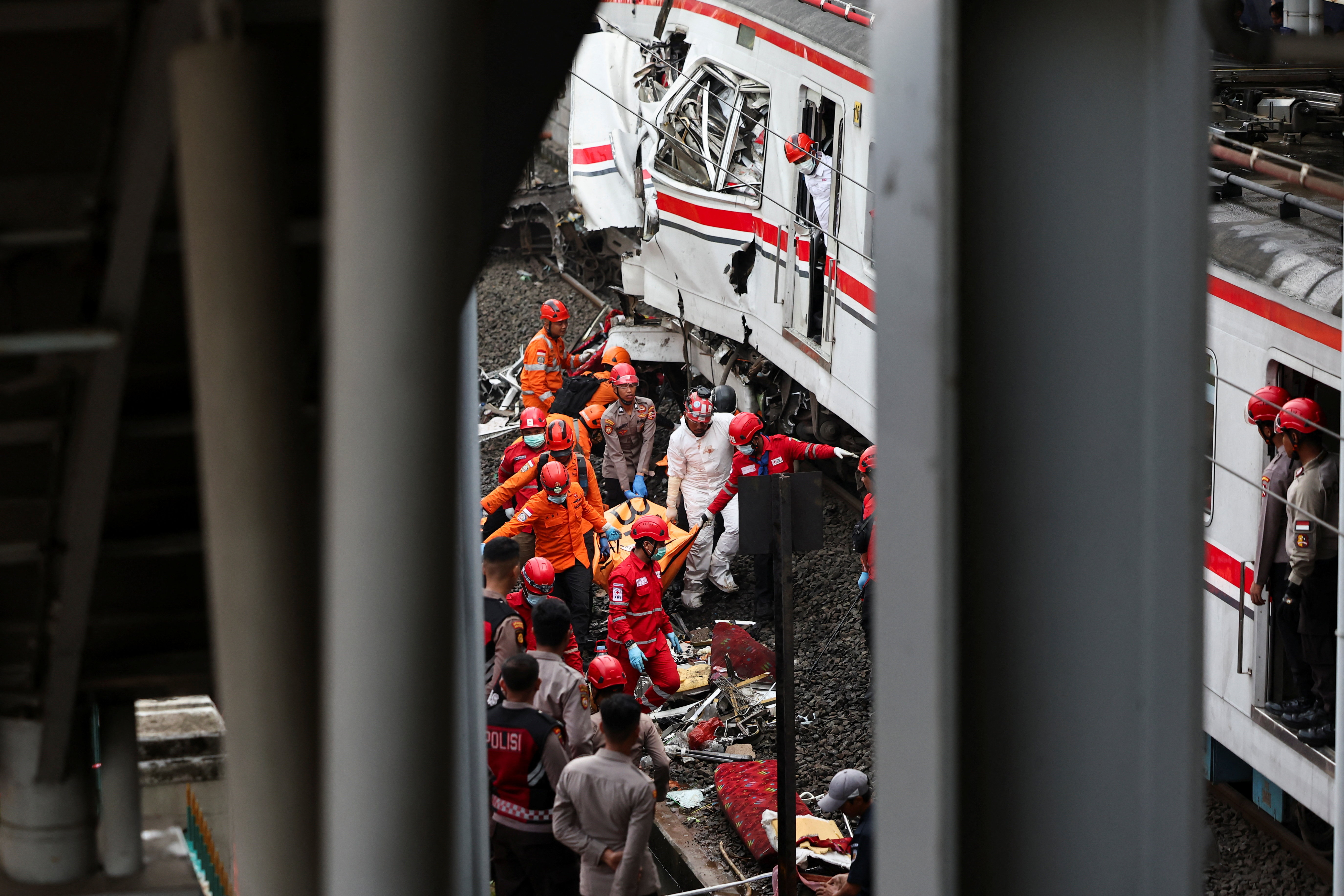 Železniška nesreča v bližini Džakarte