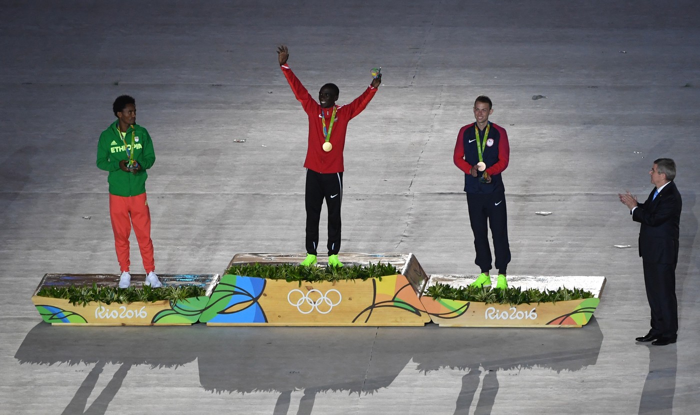 Zmagovalci maratona 2016 OI Rio de Janeiro;  Eliud Kipchoge (Kenija) Feyisa Lilesa (Etiiopija), Galen Rupp (ZDA)