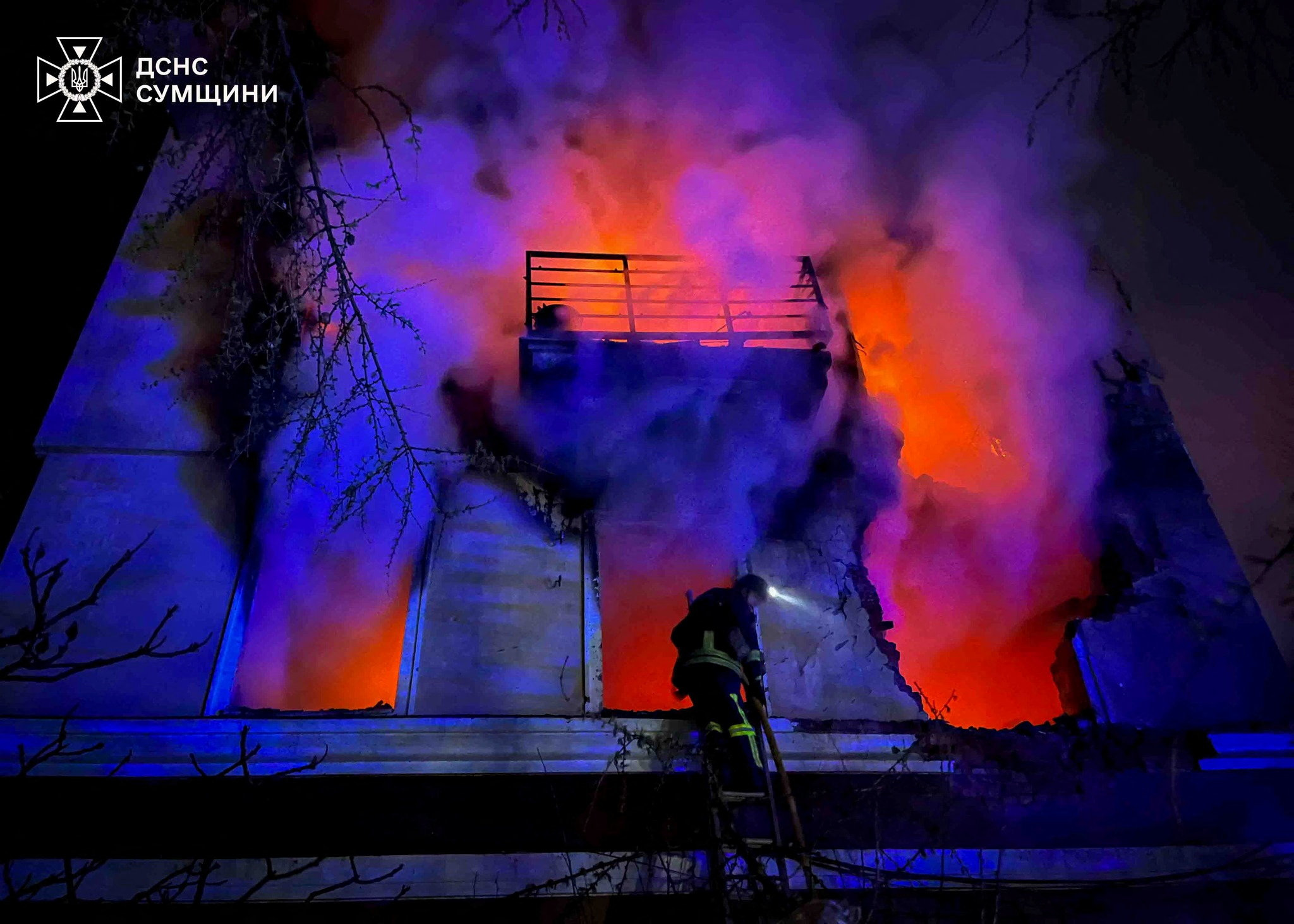 Požar po ruskem napadu na regijo Sumi