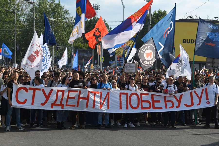 Srbski protestniki na Autokomandi