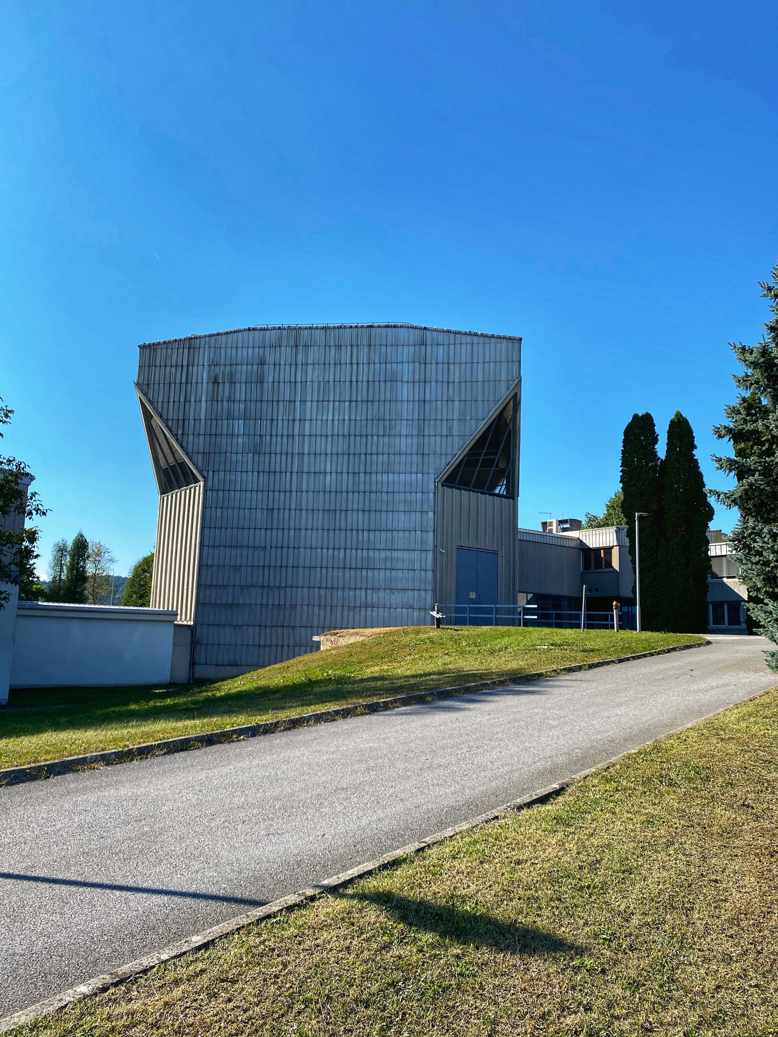 Zgrada reaktorja TRIGA na Brinju pri Ljubljani, upravljalec Institut Jožef Stefan