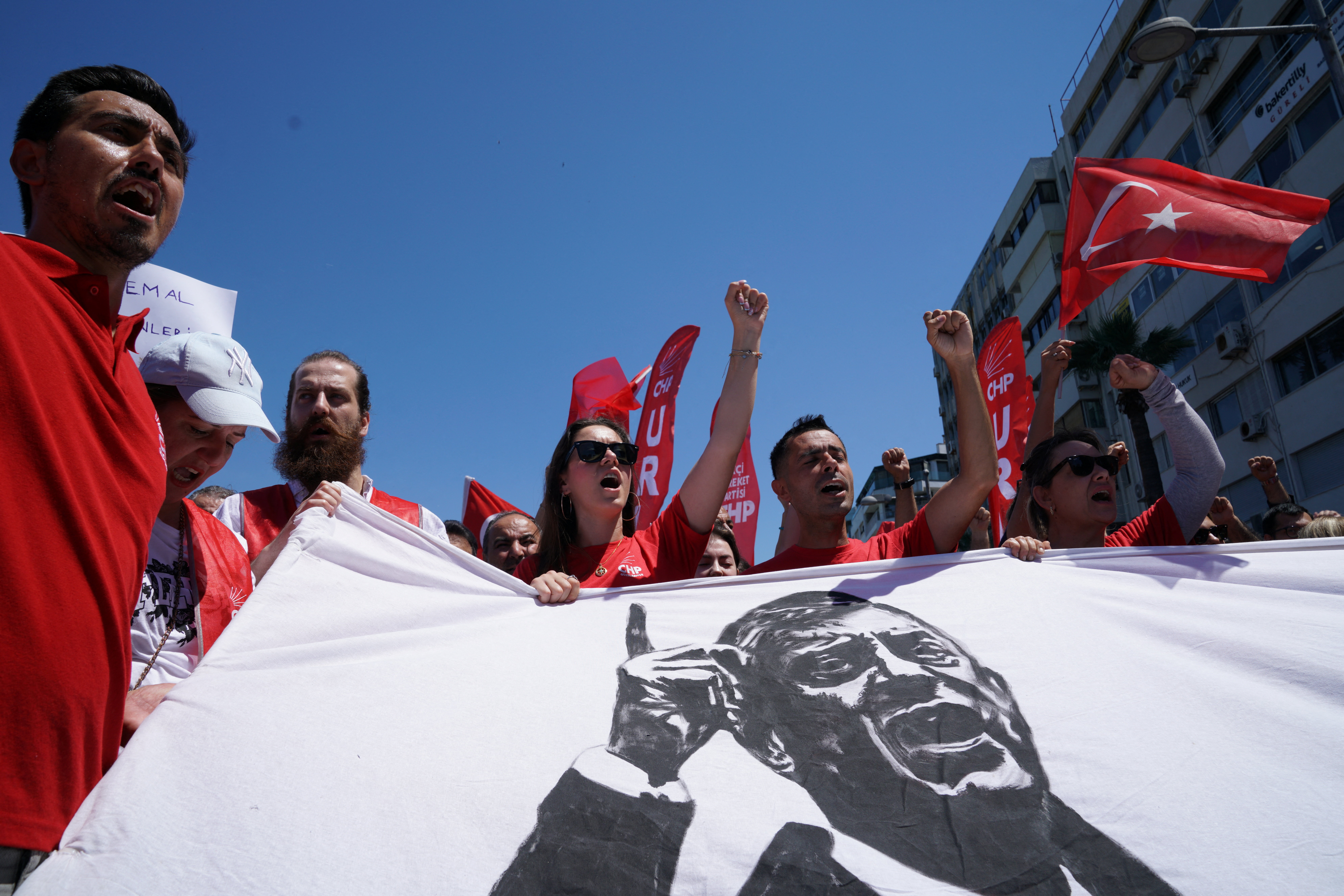 Podporniki odstavljenega predsednika CHP