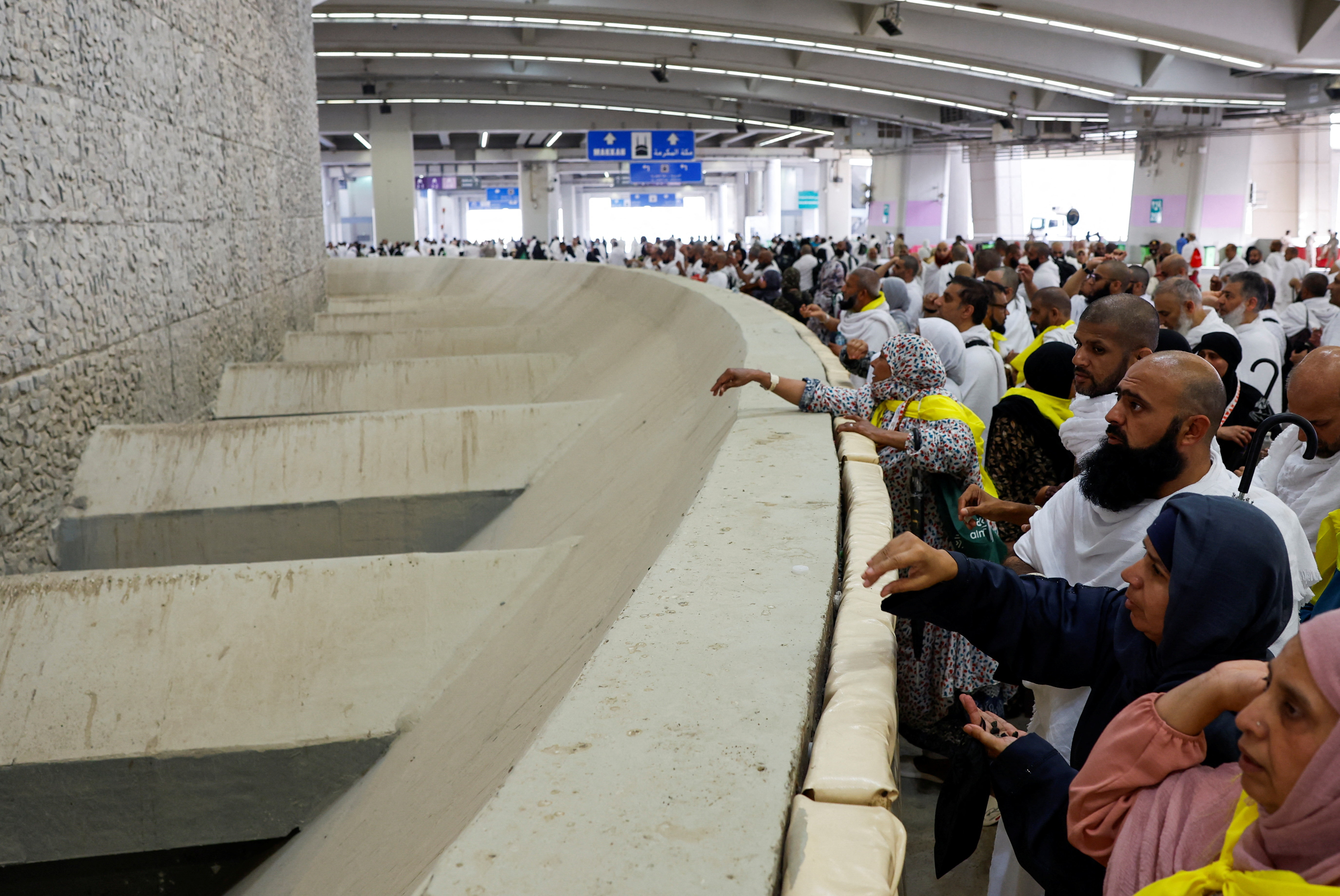 Muslimanski verniki v Savdski Arabiji simbolno kamenjali hudiča