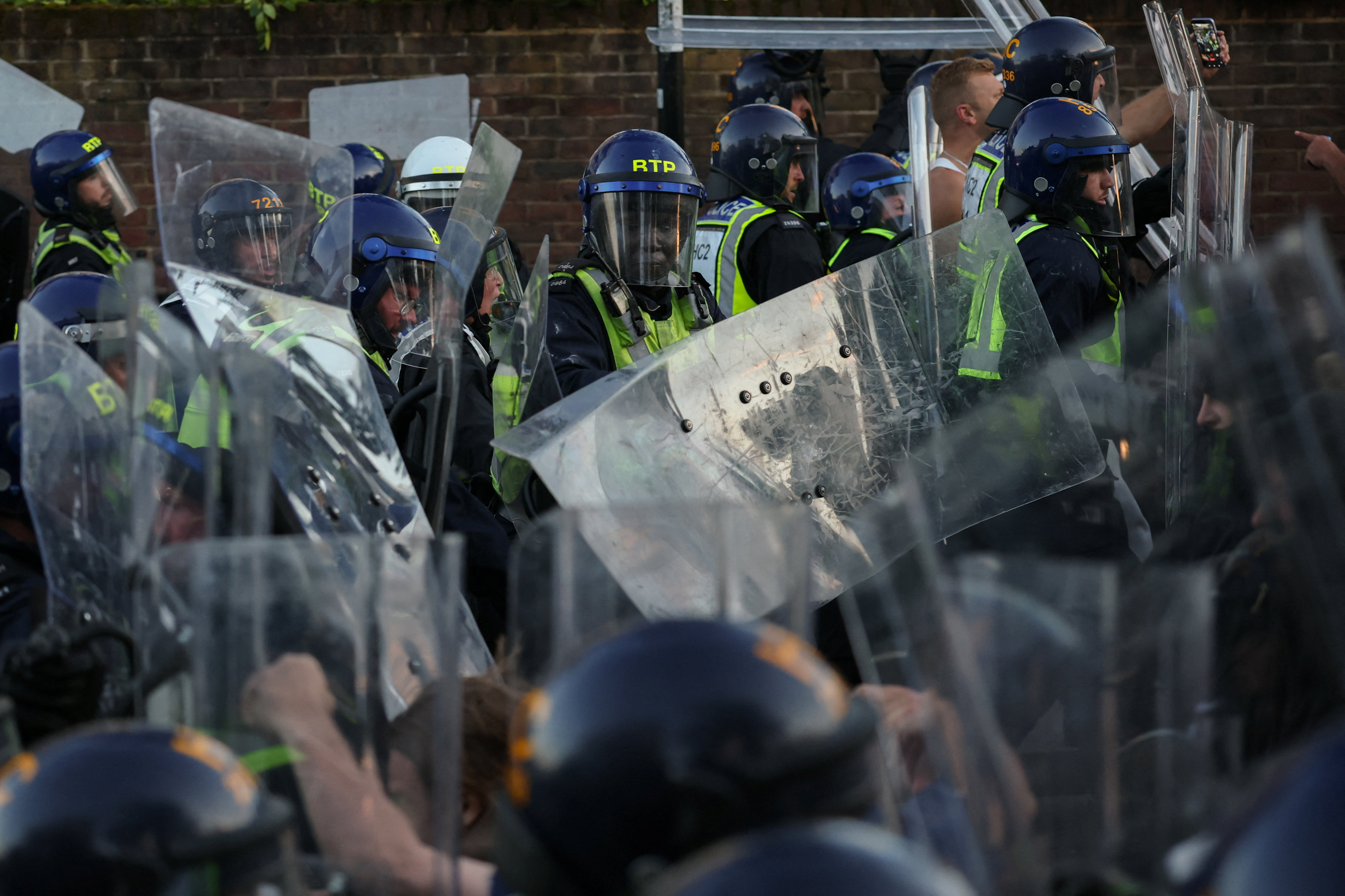 Protesti Henry Nowak Velika Britanija