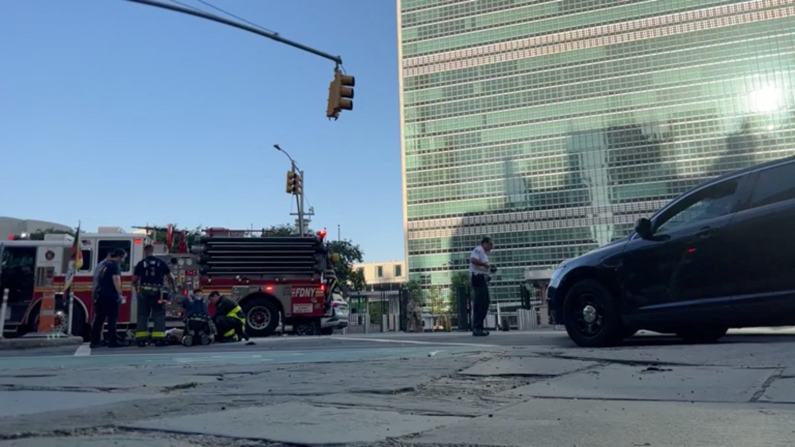 Moški s tibetansko zastavo se je zažgal pred sedežem ZN v New Yorku
