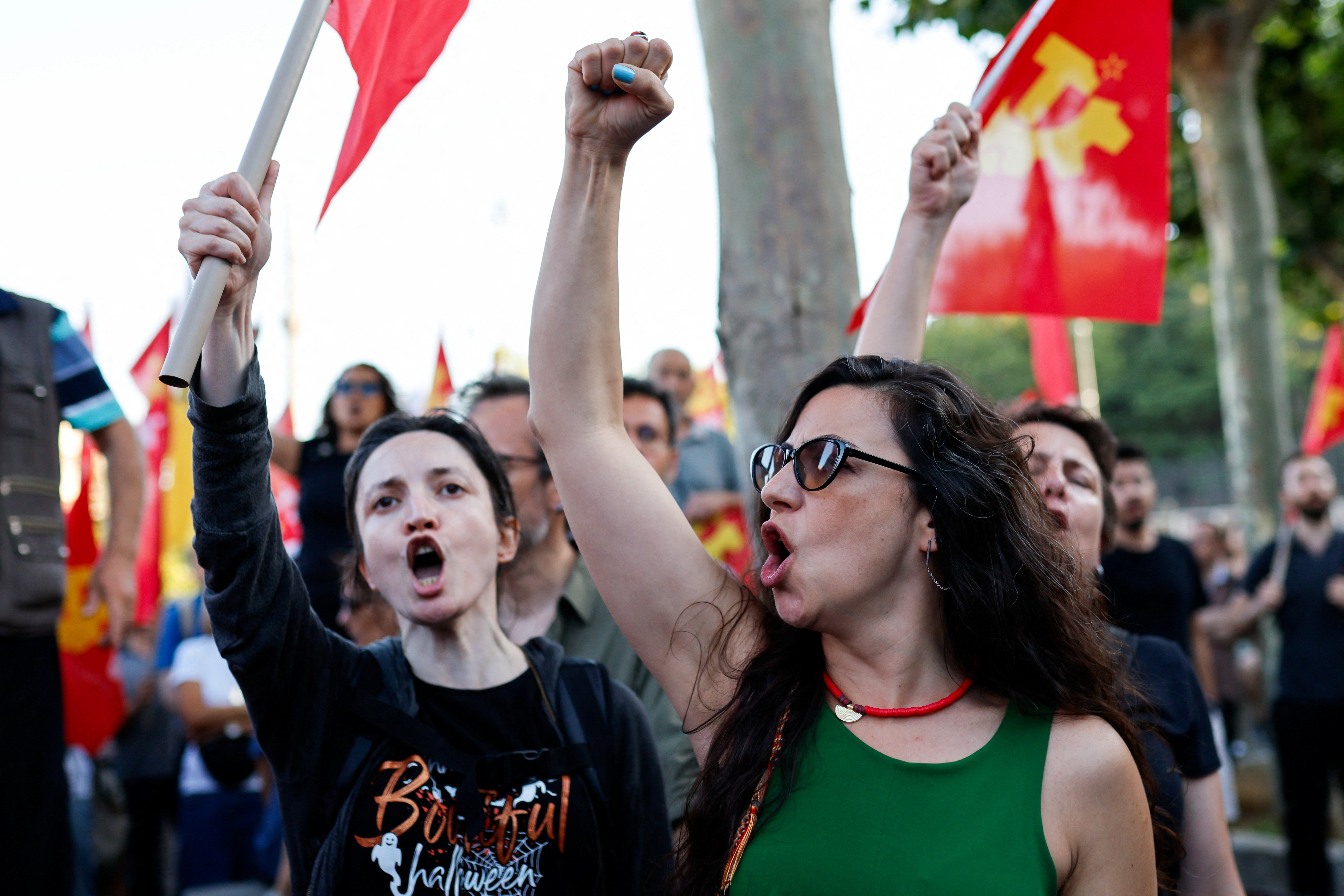 Protesti pred vrhom Nata v Istanbulu