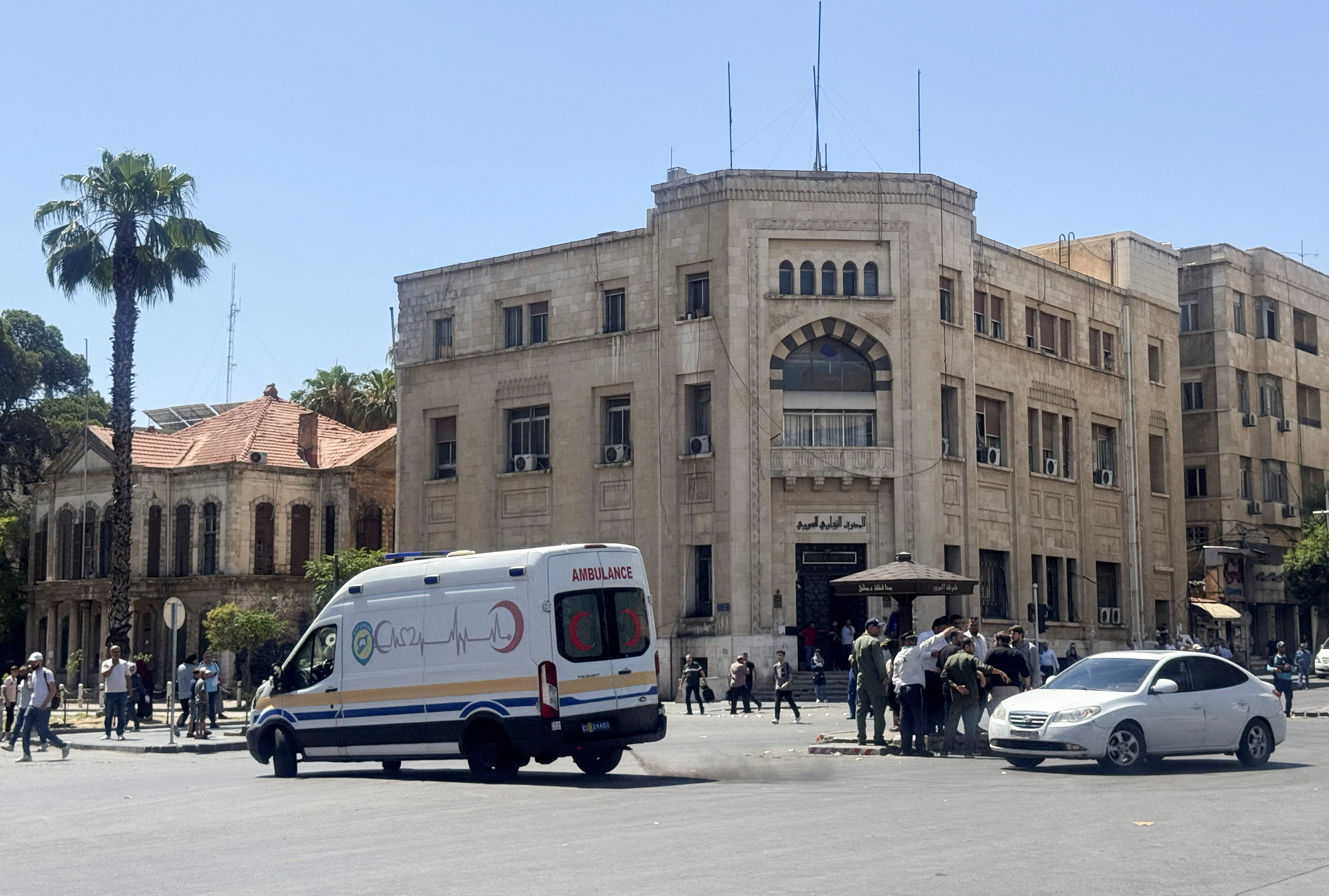 Med Macronovim obiskom Damaska odjeknili eksploziji