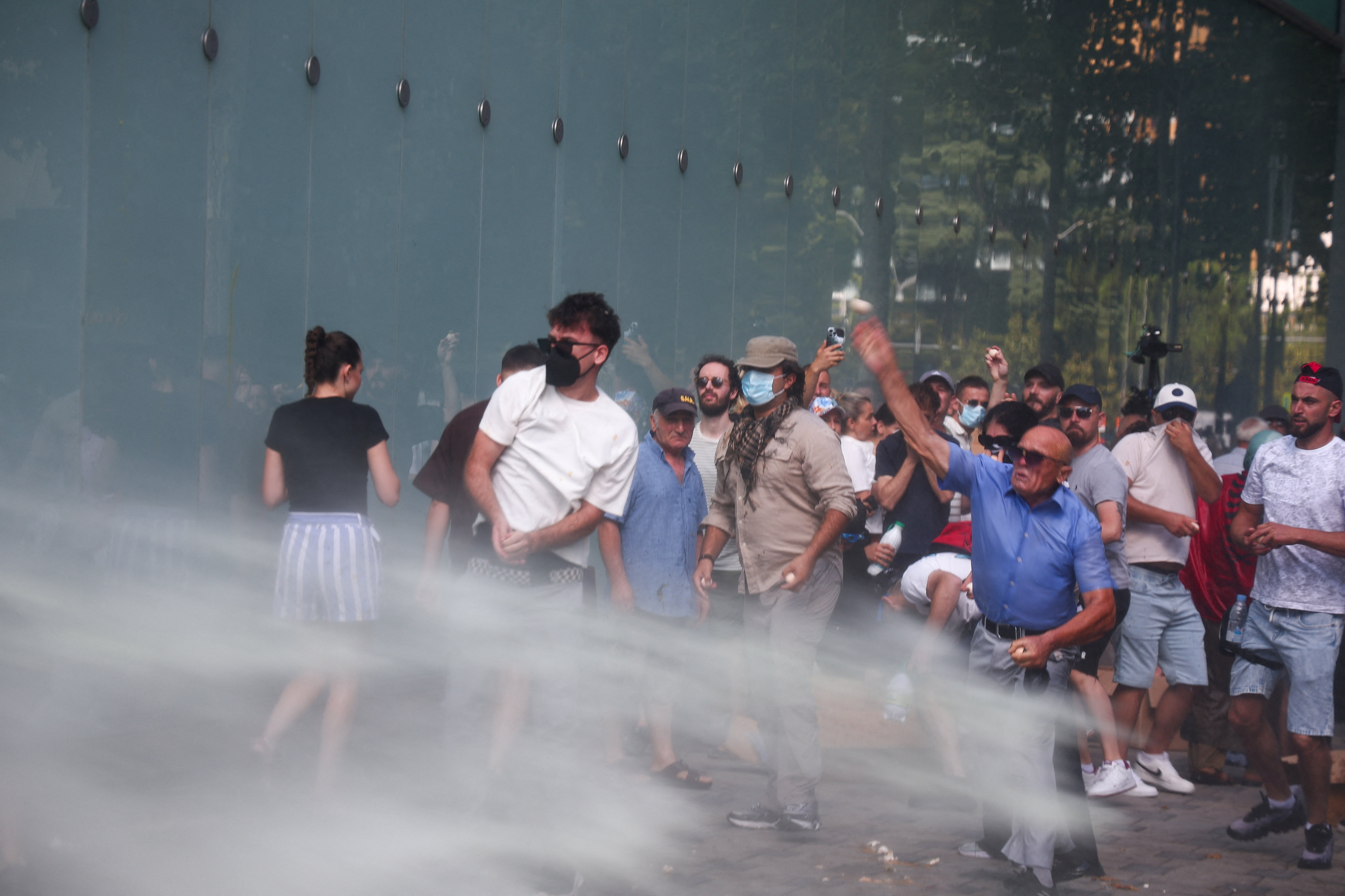 Protesti proti projektu družine Trump v Albaniji, Tirana
