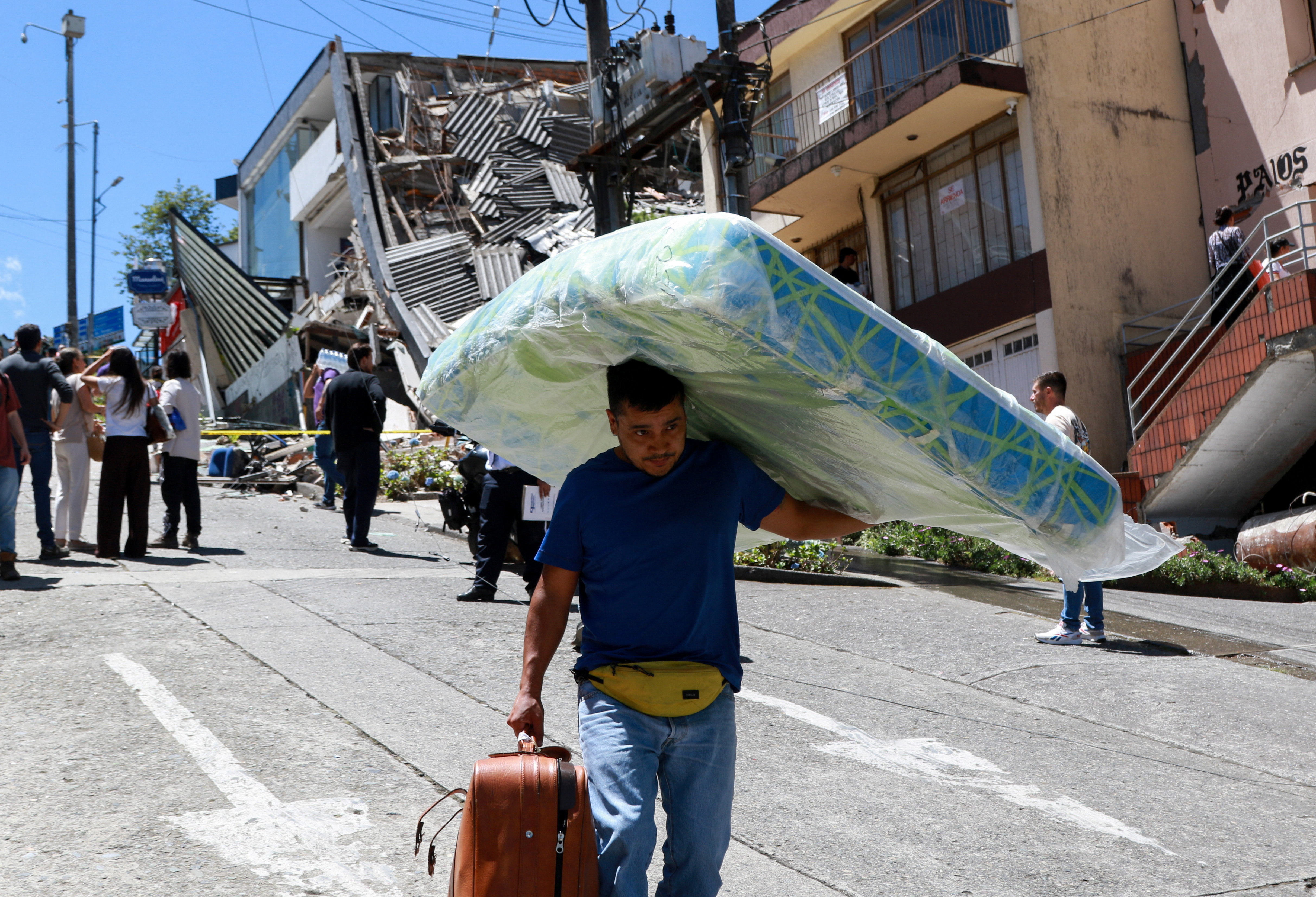 Posledice potresa v kolumbijskem mestu Manizales