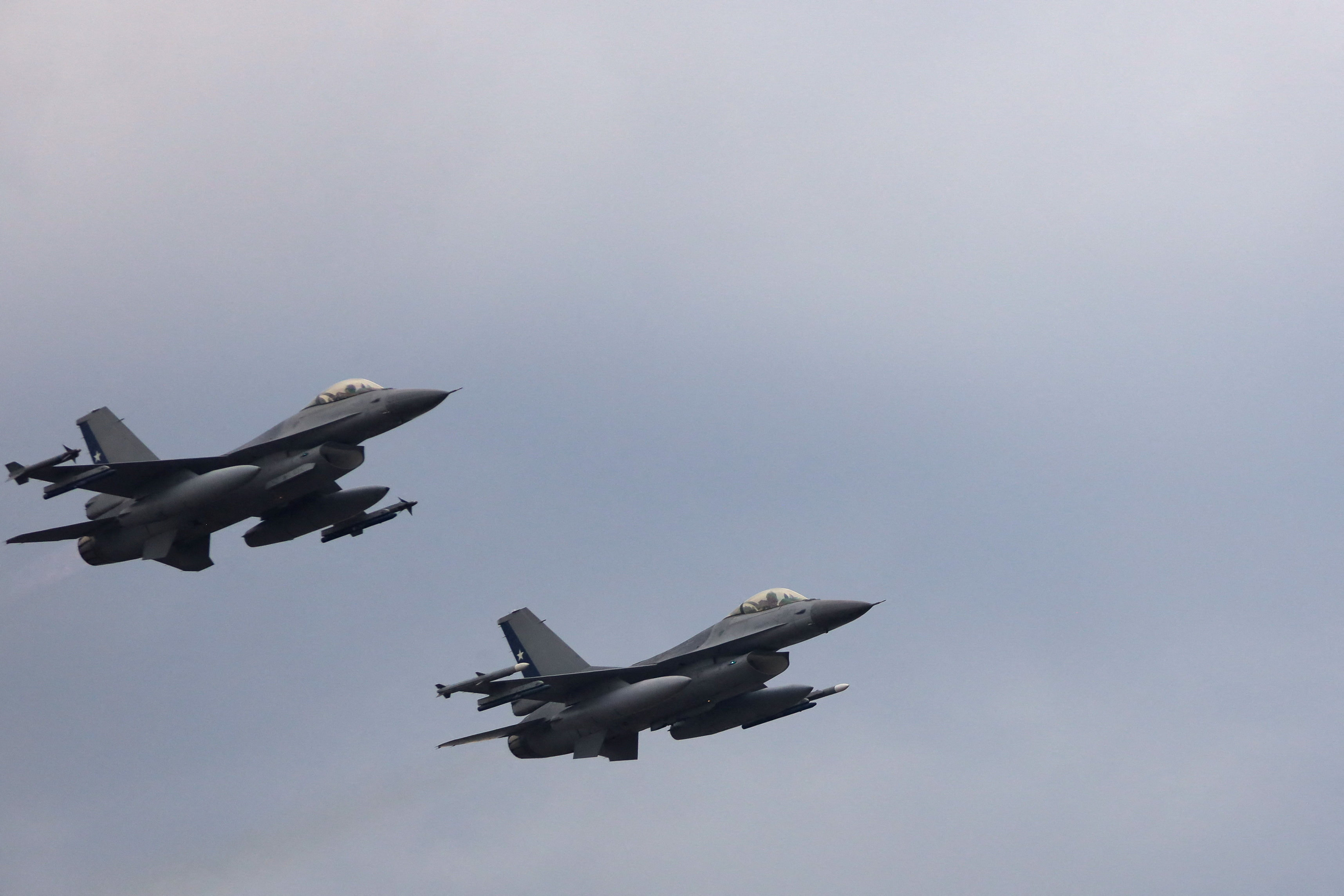 F-16