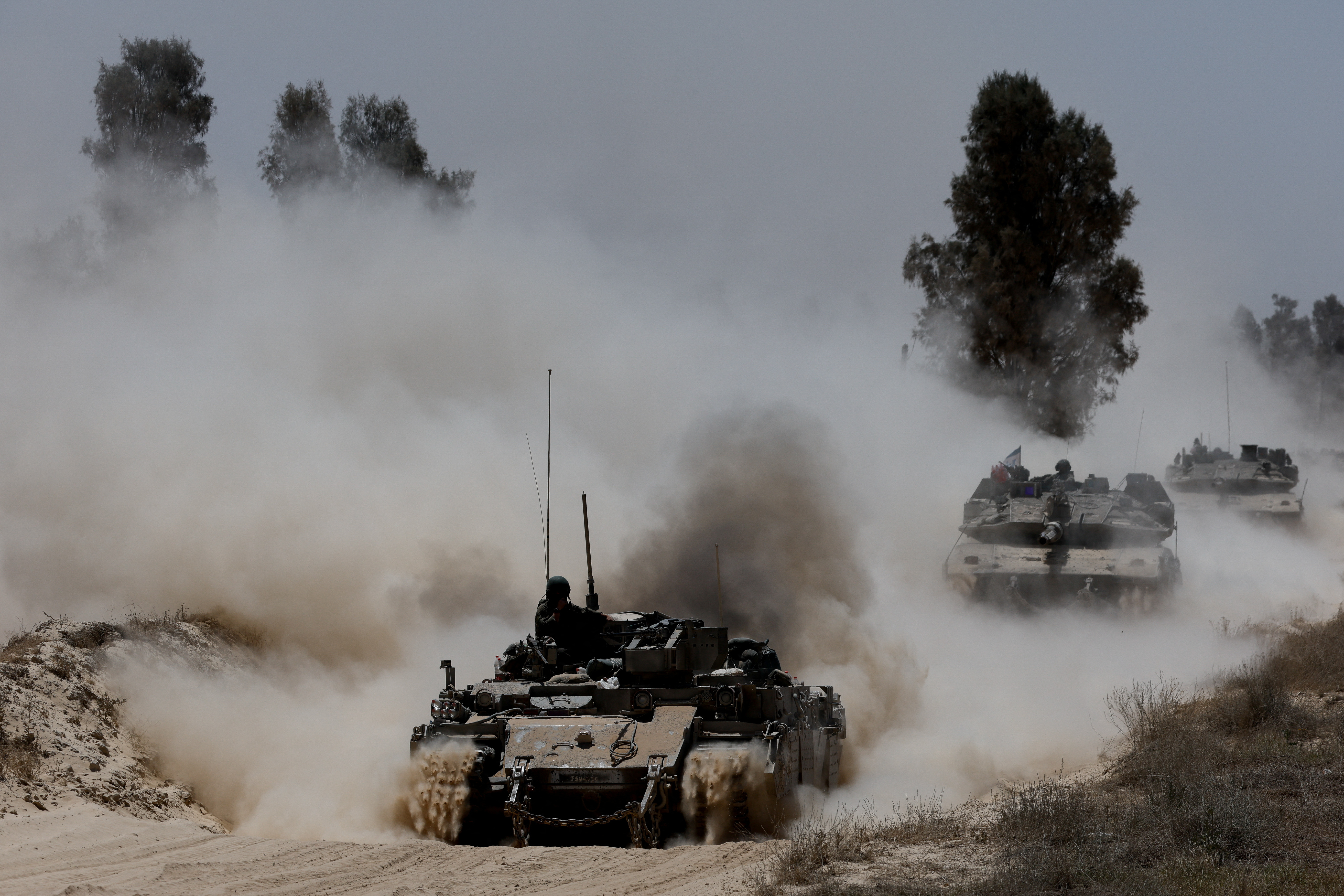 Izraelski tanki in oklepniki v Gazi