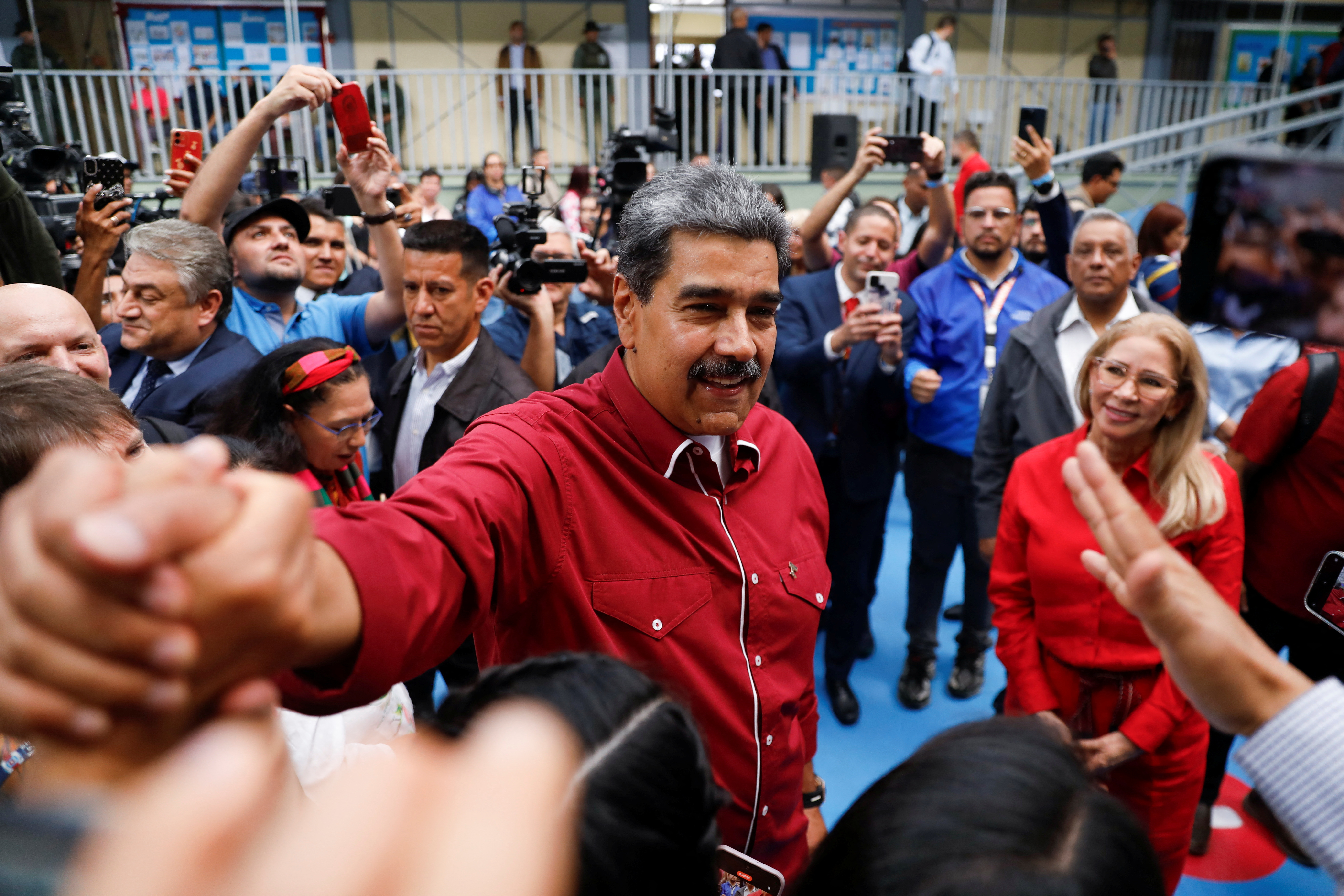 Na venezuelskih parlamentarnih volitvah zmagala stranka predsednika Nicolasa Madura