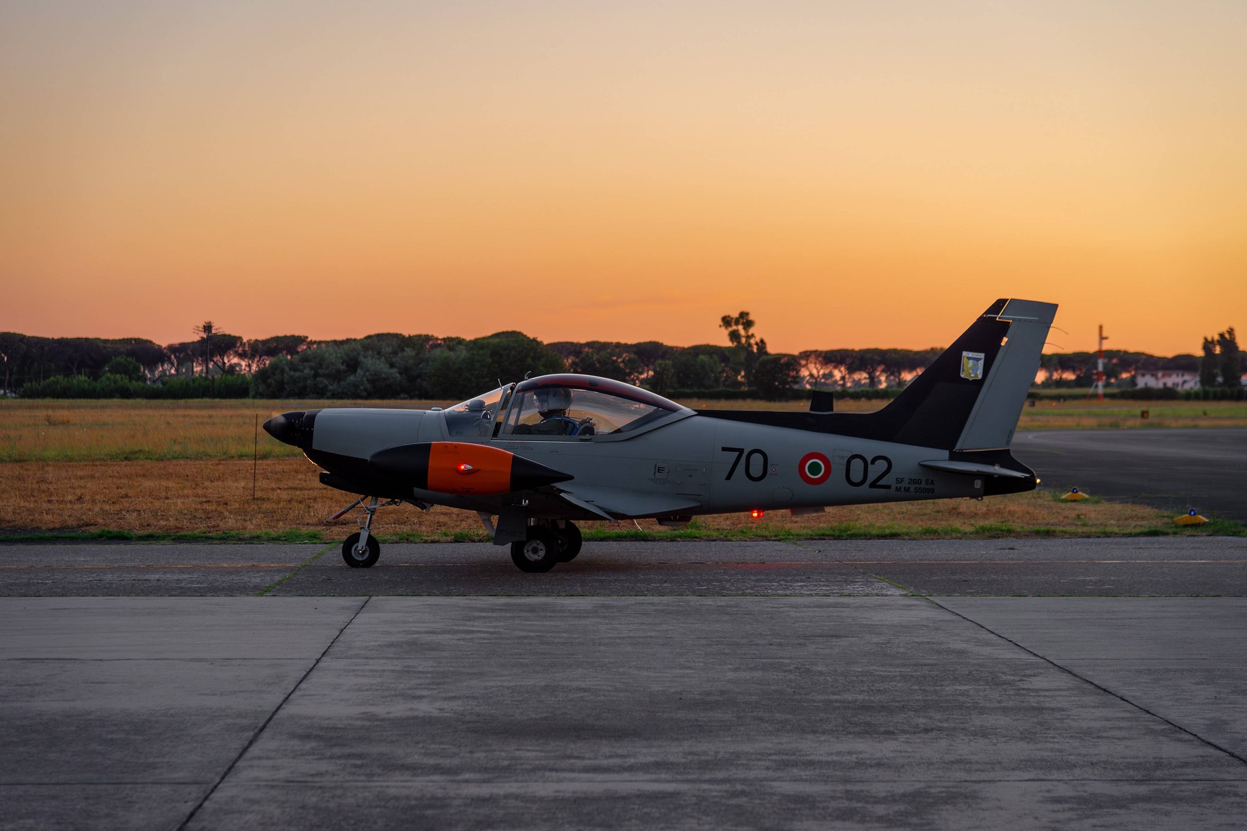 Letalo SF260EA italijanskih letalskih sil na območju Narodnega parka Circeo