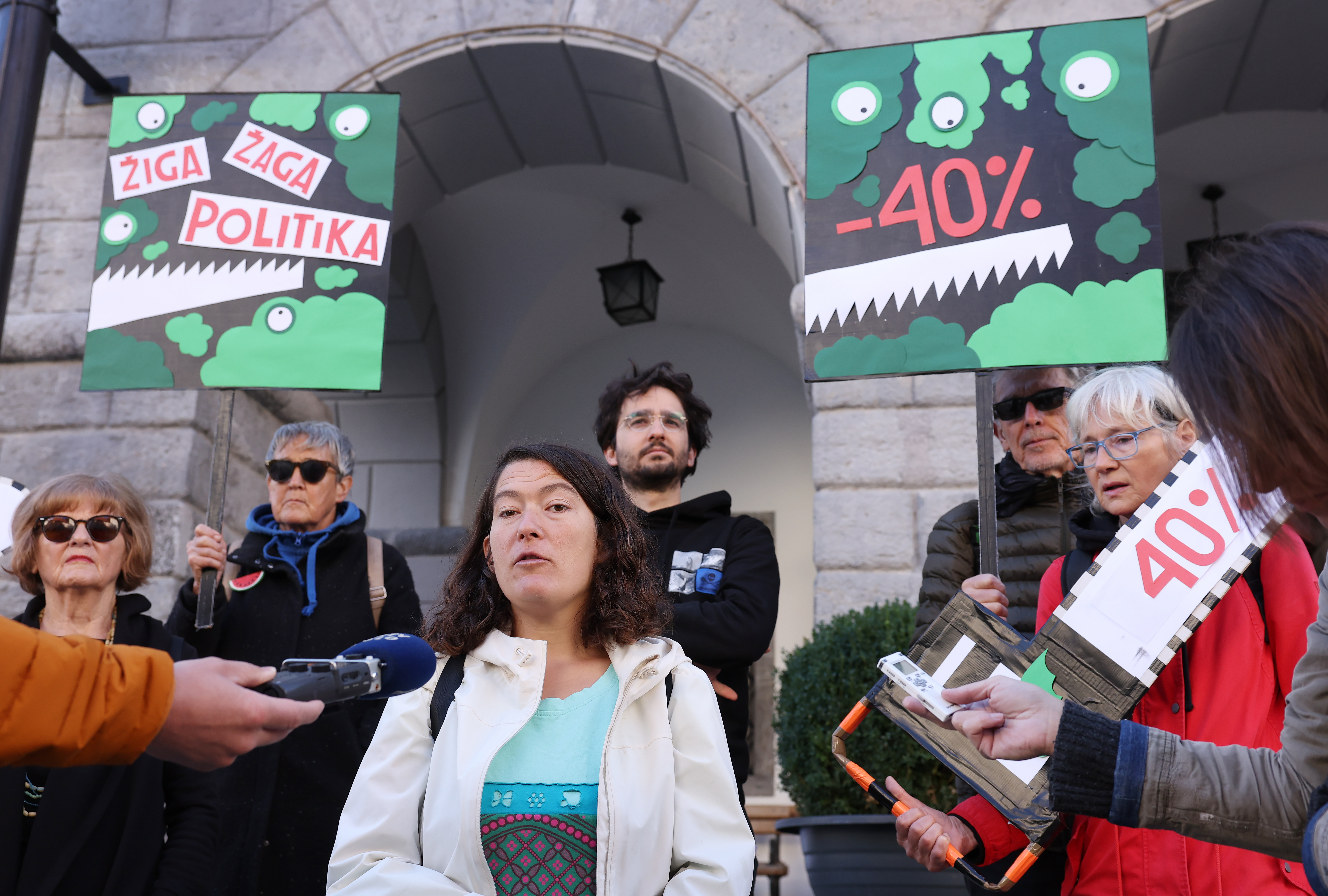 Novinarska konferenca gibanja Mladi za podnebno pravičnost, Protestivala in platforme Ljubljana odprto mesto proti razrešitvi vodje ljubljanske enote Zavoda za varstvo narave, družba, politika, Foto: Borut Živulović/F.A.Bobo