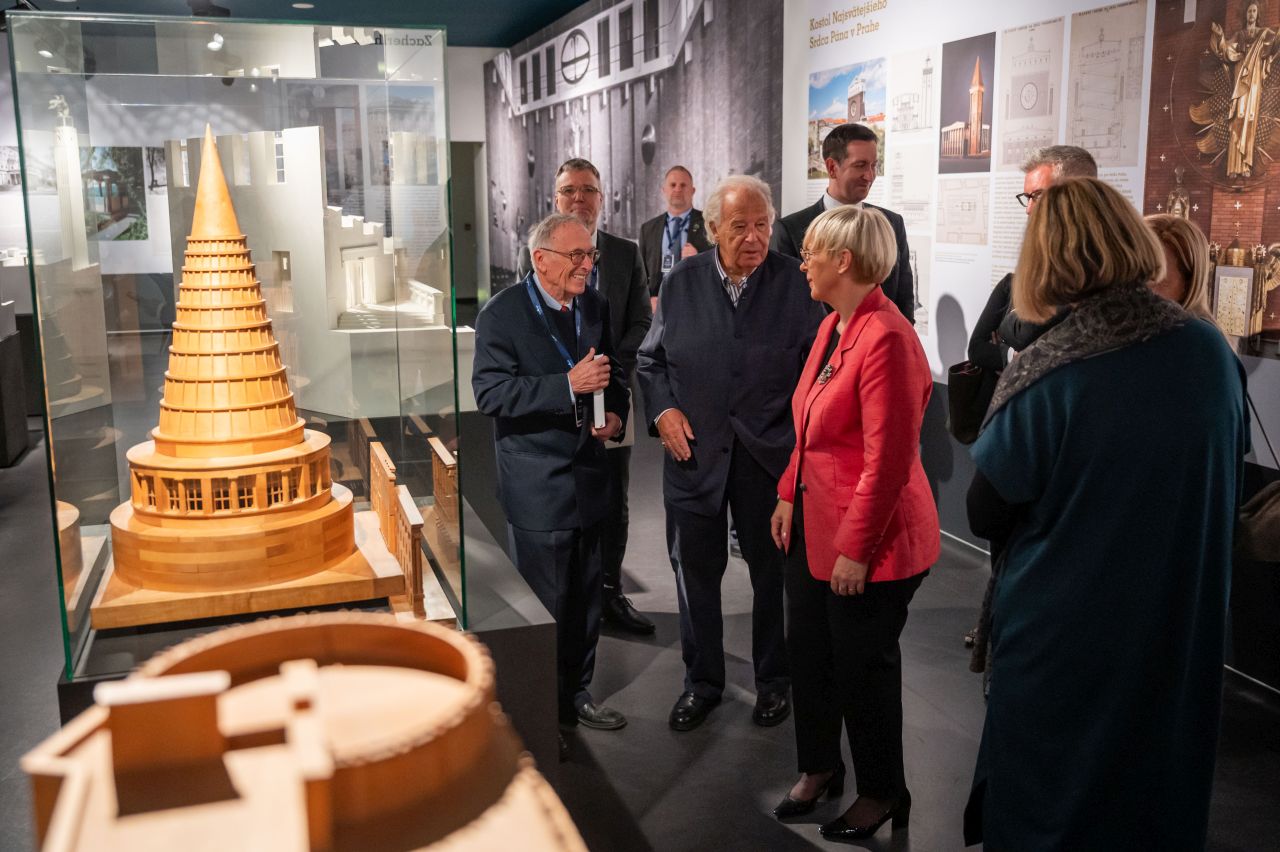 Ogled razstave z Borisom Podrecco