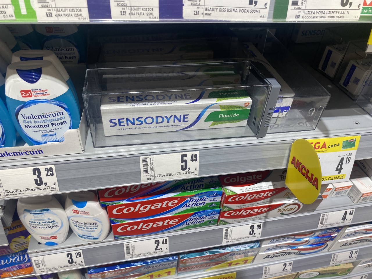 Zobna pasta z dodatnimi varovali