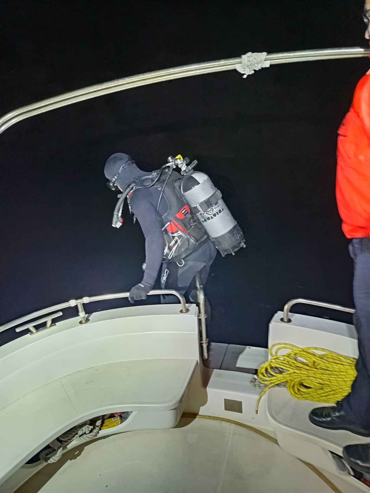 Pripadniki HGSS Postaje Gospić so sodelovali pri izvleku štirih trupel iz avtomobila, ki je pristal v morju pri Senju