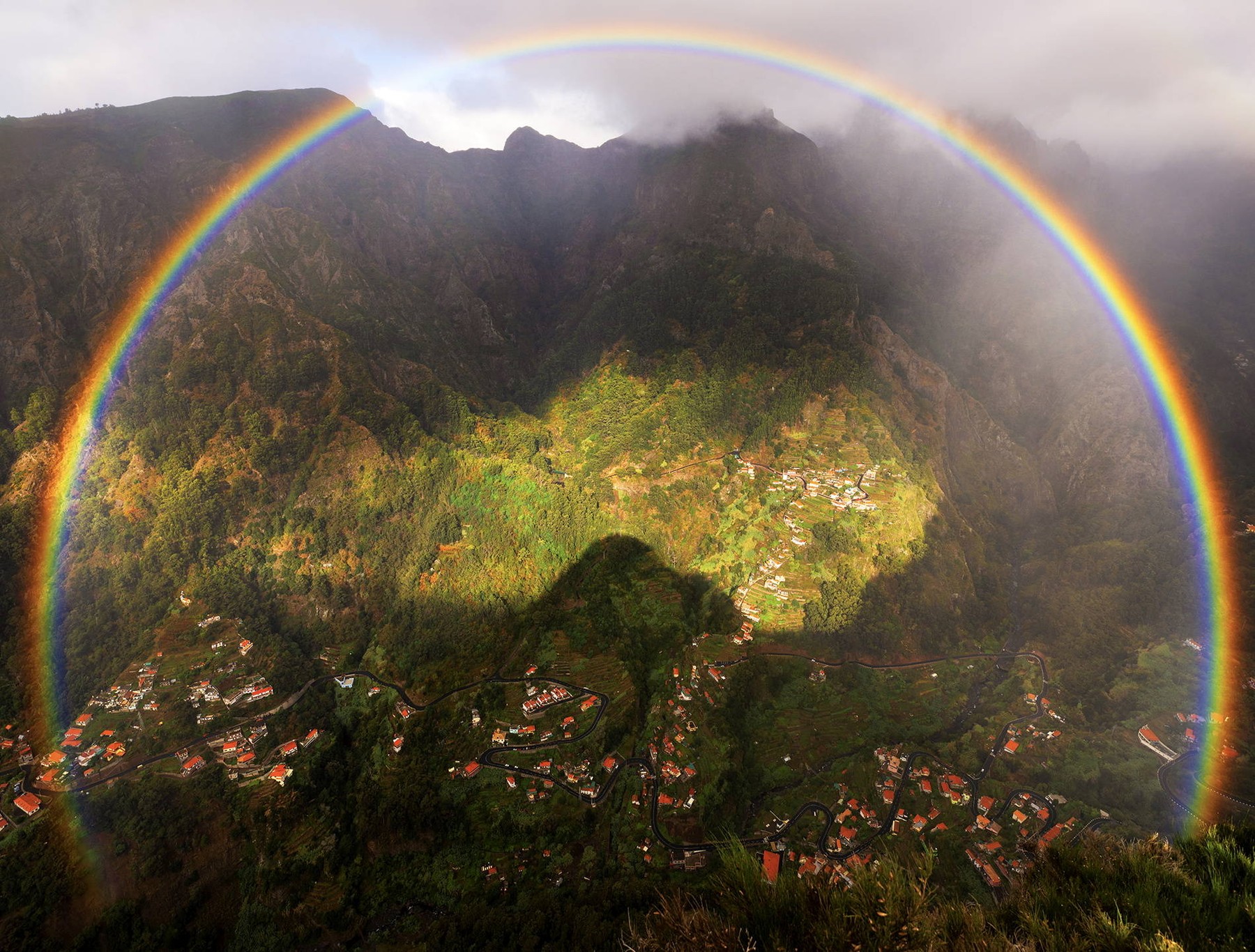 mavrica nad dolino Nun Madeira  Foto PROFIMEDIA