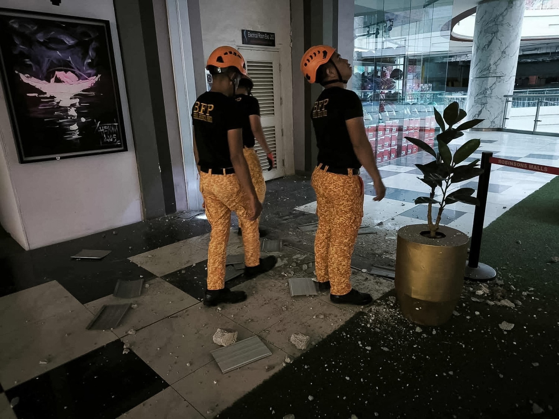 Južne Filipine je stresel potres z magnitudo 7,4