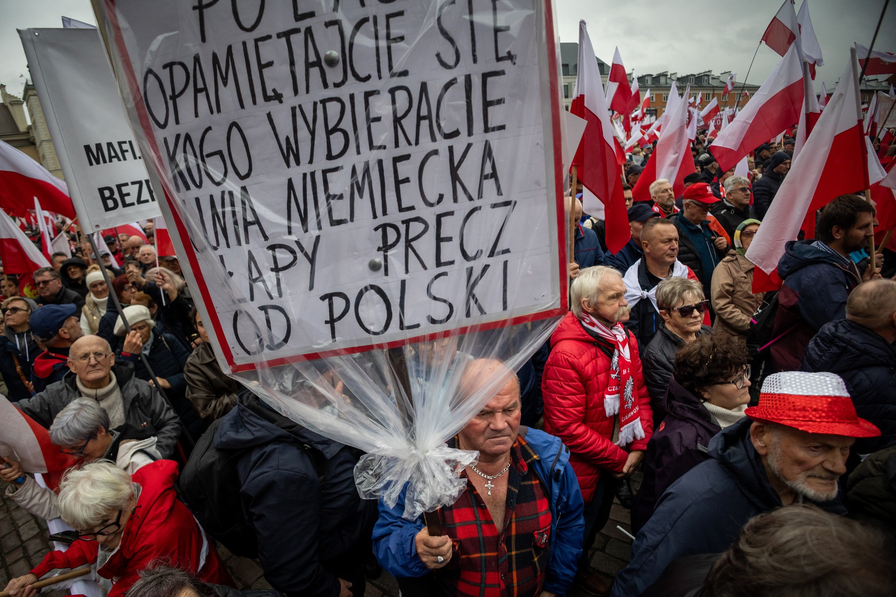 Protestniki na ulicah Varšave