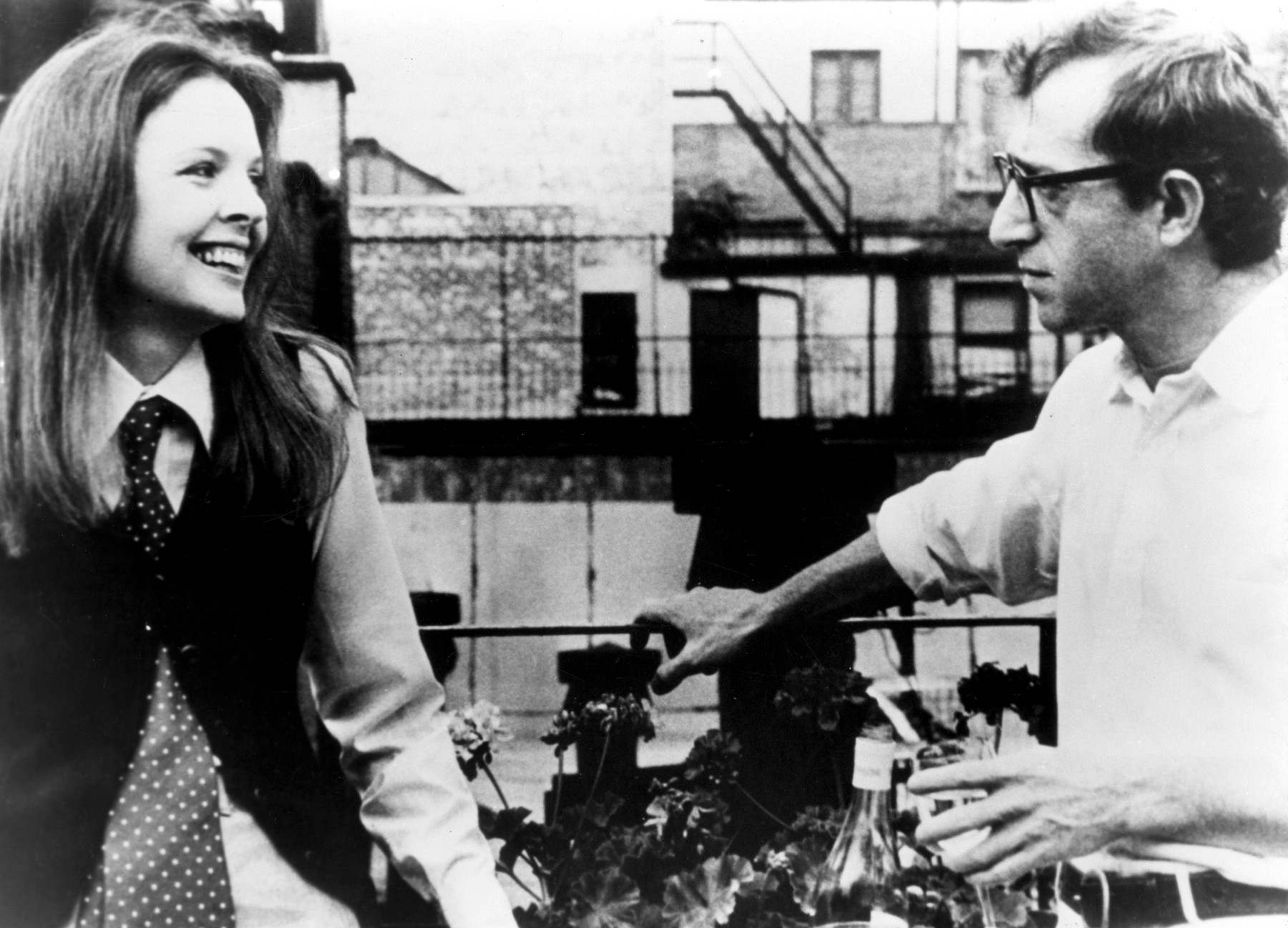 Diane Keaton z Woodyjem Allenom na snemanju filma Annie Hall.