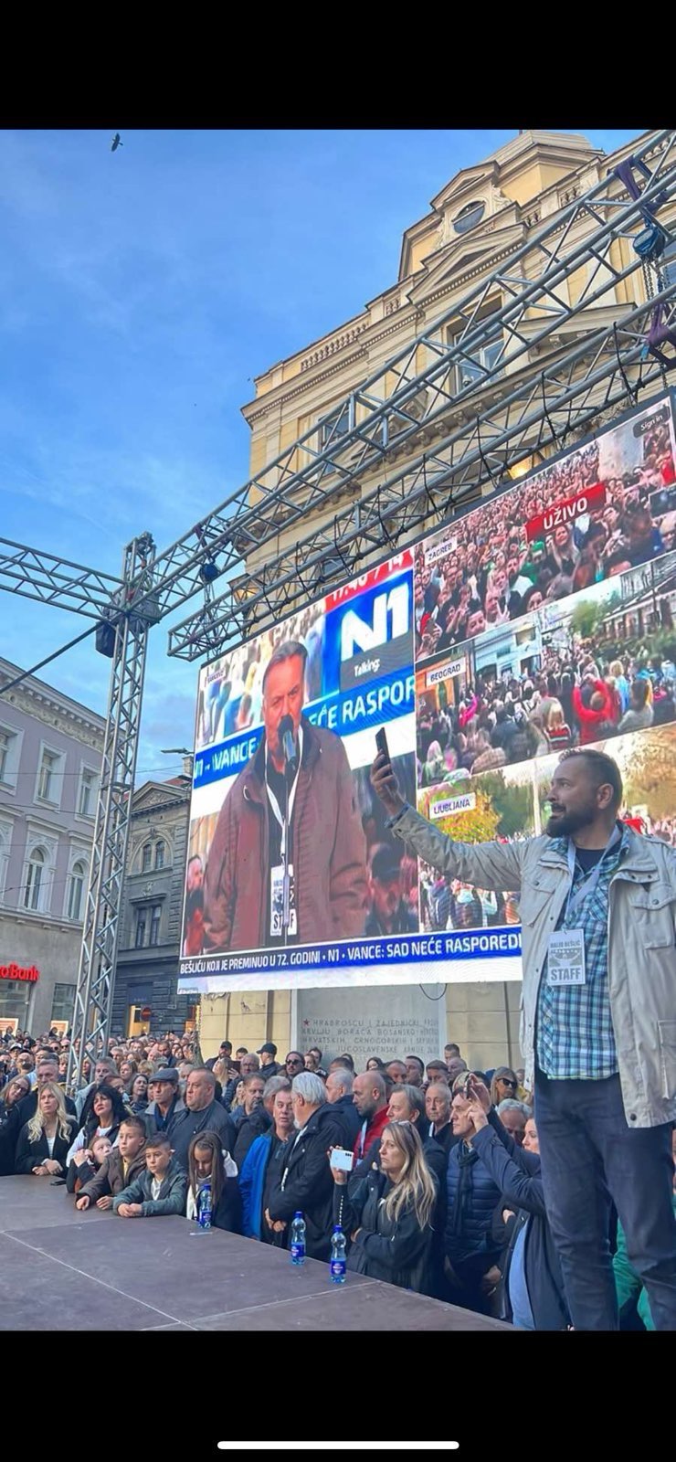 Množica, zbrana v Sarajevu