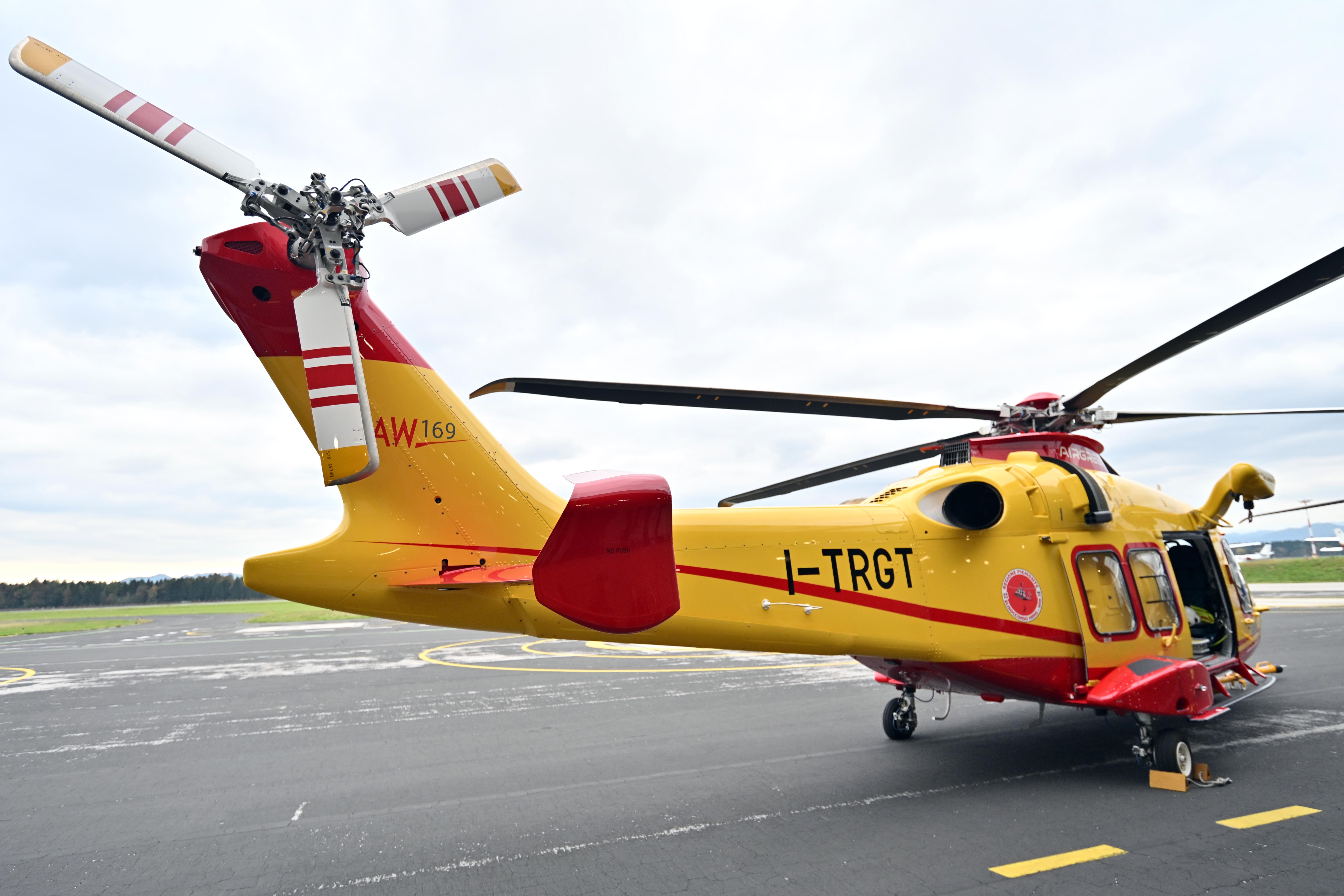 Podpis pogodbe za nakup helikopterjev za izvajanje HNMP