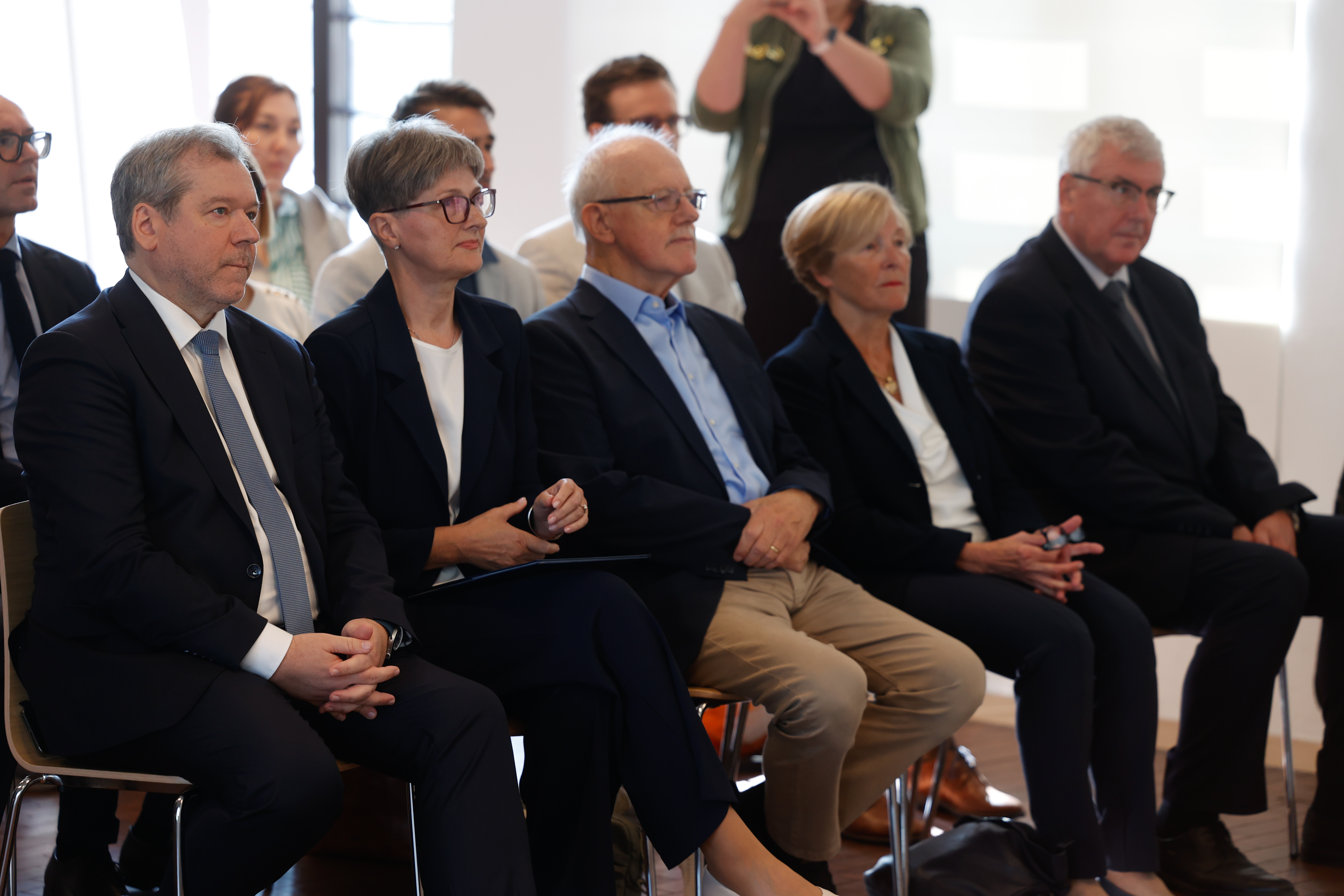 Prejemnikom in prejemnicam nagrad in priznanj je danes na novinarski konferenci čestital minister za visoko šolstvo znanost in inovacije Igor Papič