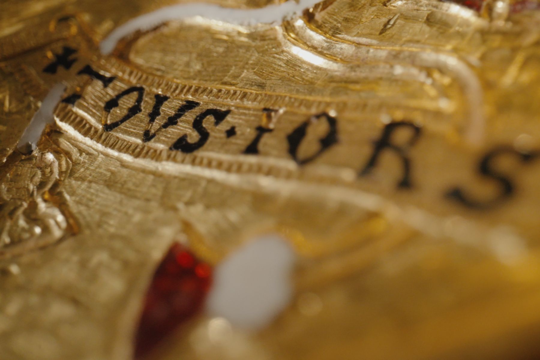 Zlati obesek s časa Tudorjev