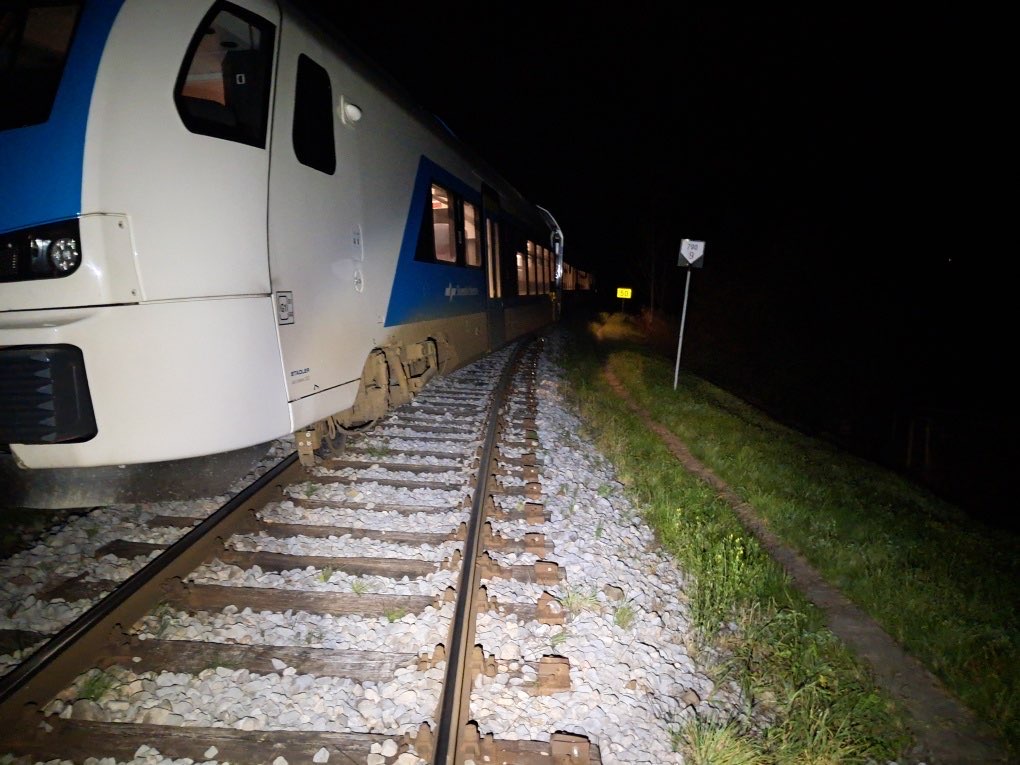 Iztirjenje vlaka na Gorenjskem