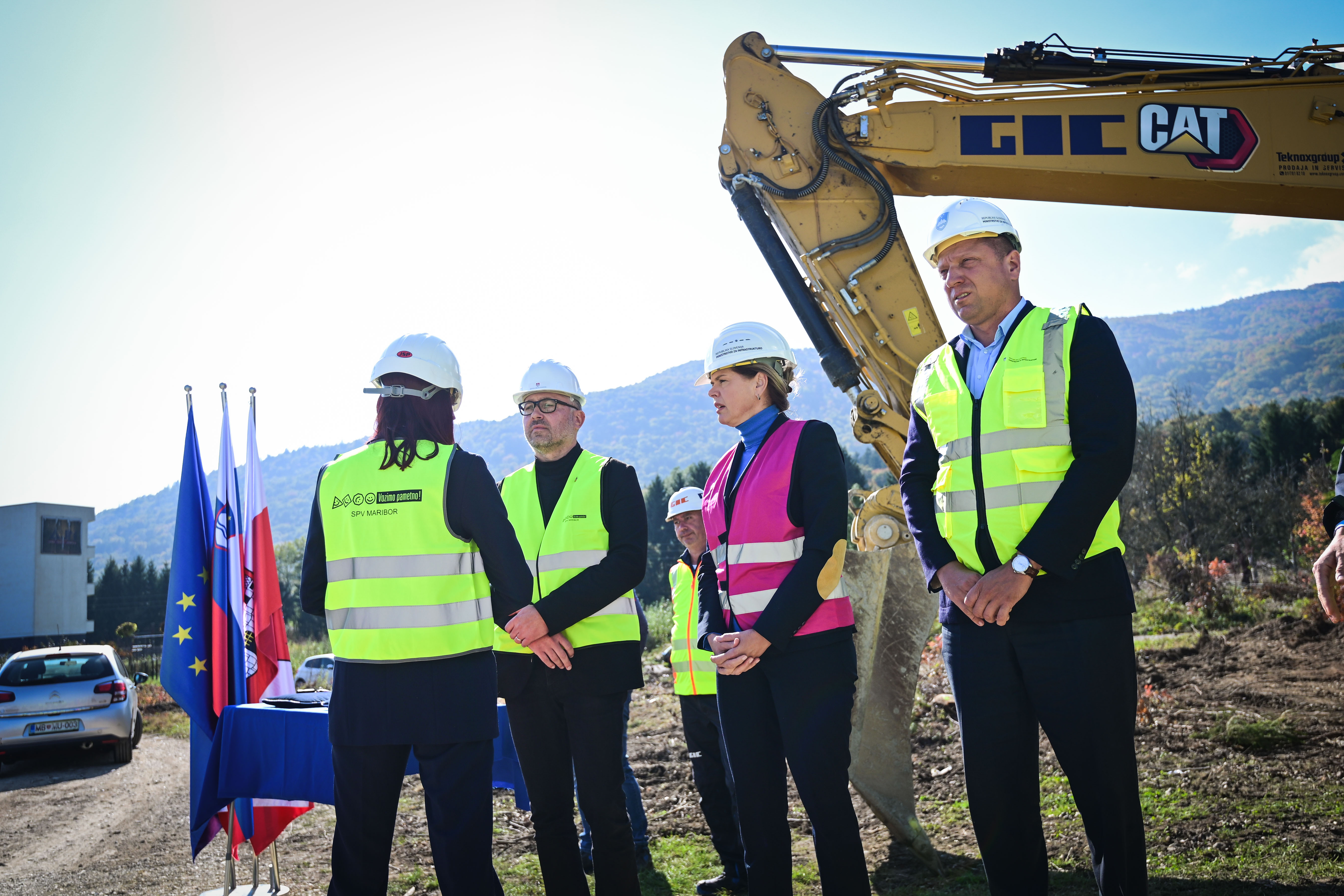 Dogodek ob začetku gradnje zahodne obvoznice v Mariboru, promet, politika, Alenka Bratušek,Gregor ReichenbergFoto:Marko Pigac/F.A.Bobo