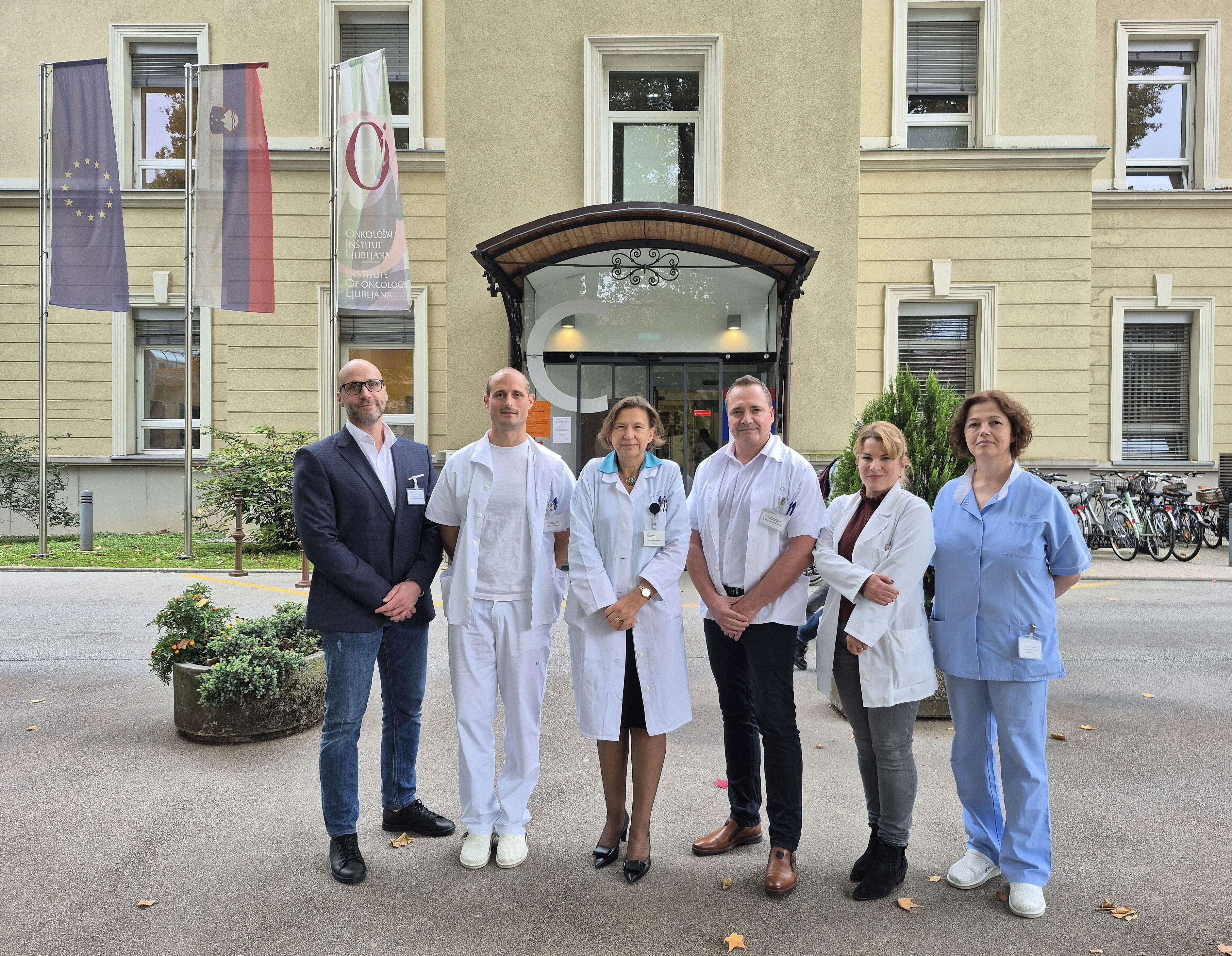 Prva robotsko asistirana operacija na OI Ljubljana