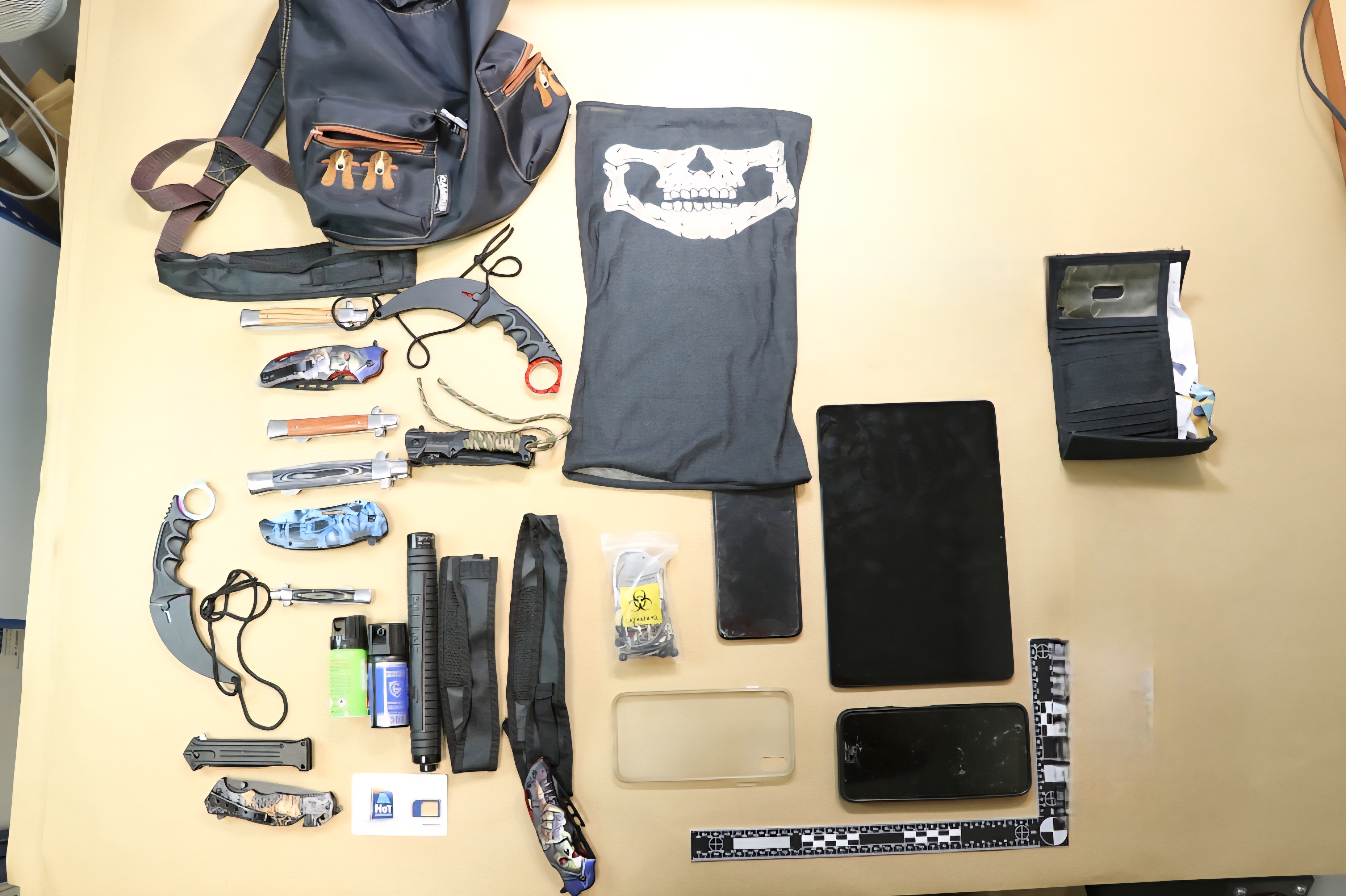 Storilci, ki so se na družbenih omrežjih predstavljali za mlada dekleta, fizično obračunali z moškim, s katerim so navezali stike