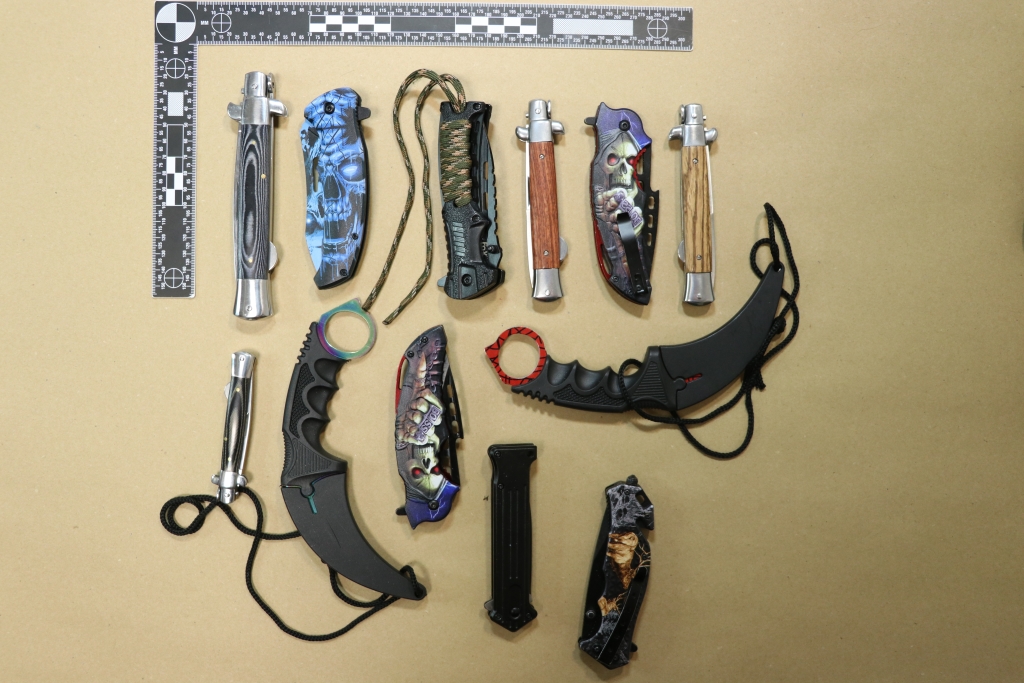 Storilci, ki so se na družbenih omrežjih predstavljali za mlada dekleta, fizično obračunali z moškim, s katerim so navezali stike