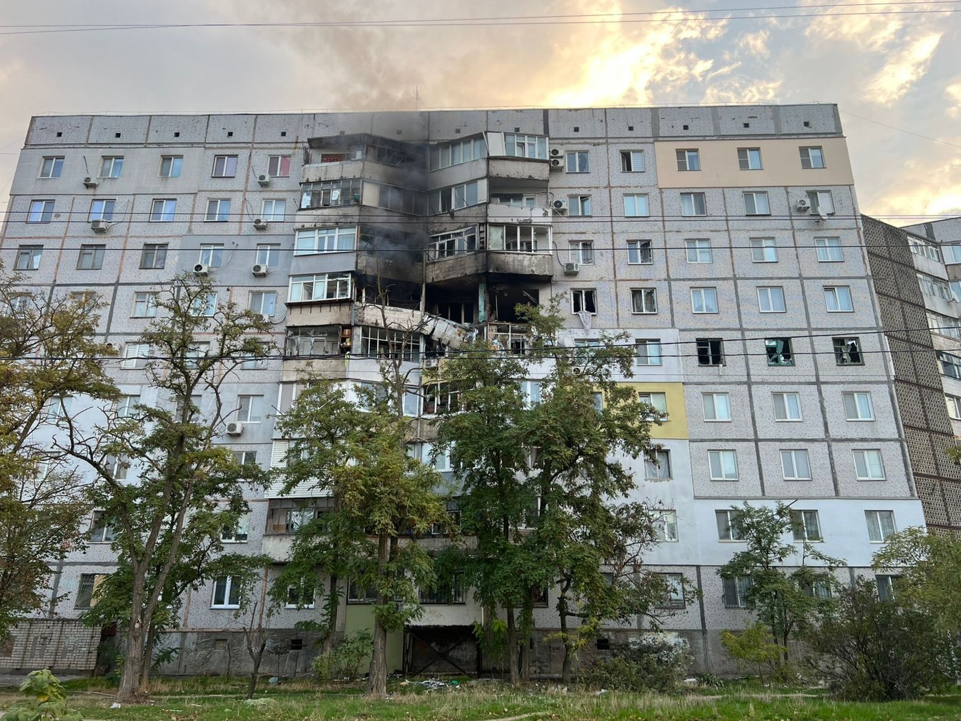 Prizor iz Hersona po ruskem napadu, 24. oktober 2025