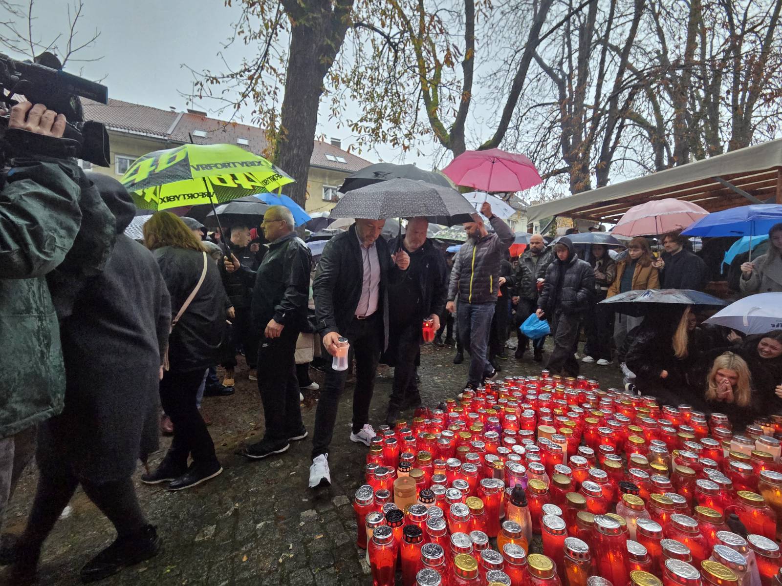 Po smrti Novomeščana se je zbrala množica ljudi