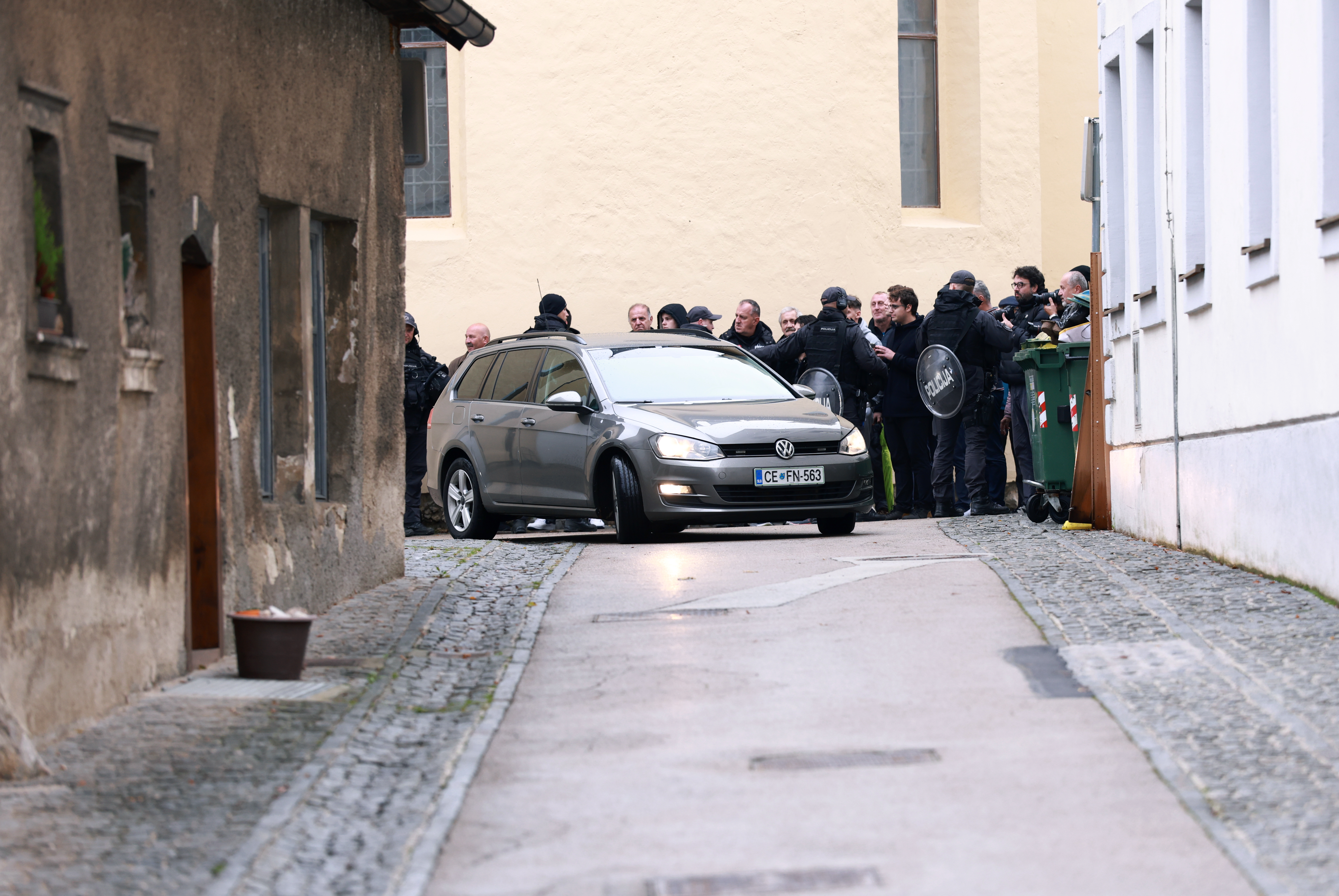 Prihod pristojnih v Novo mesto