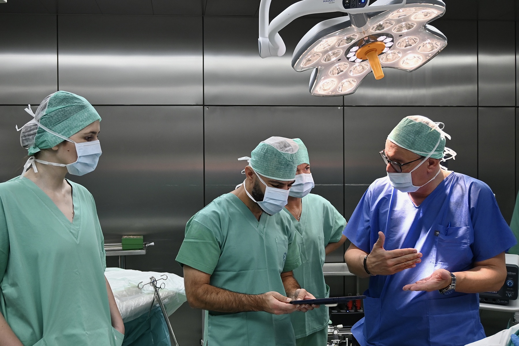 Celje, Splosna bolnisnica Celje.Druga mednarodna sola kirurske vstavitve intratekalnih baklofenskih crpalk za zdravnike iz tujine.Foto: arhiv SB Celje