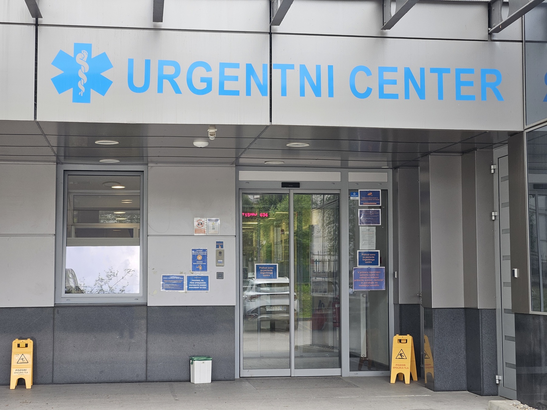 Slovenj Gradec, bolnisnica.Izjave za medije po srecanju predstavnikov Zdravniske zbornice Slovenije z zdravniki in zobozdravniki velenjsko-koroske regije.Urgentni center pri Splosni bolnisnici Slovenj Gradec.