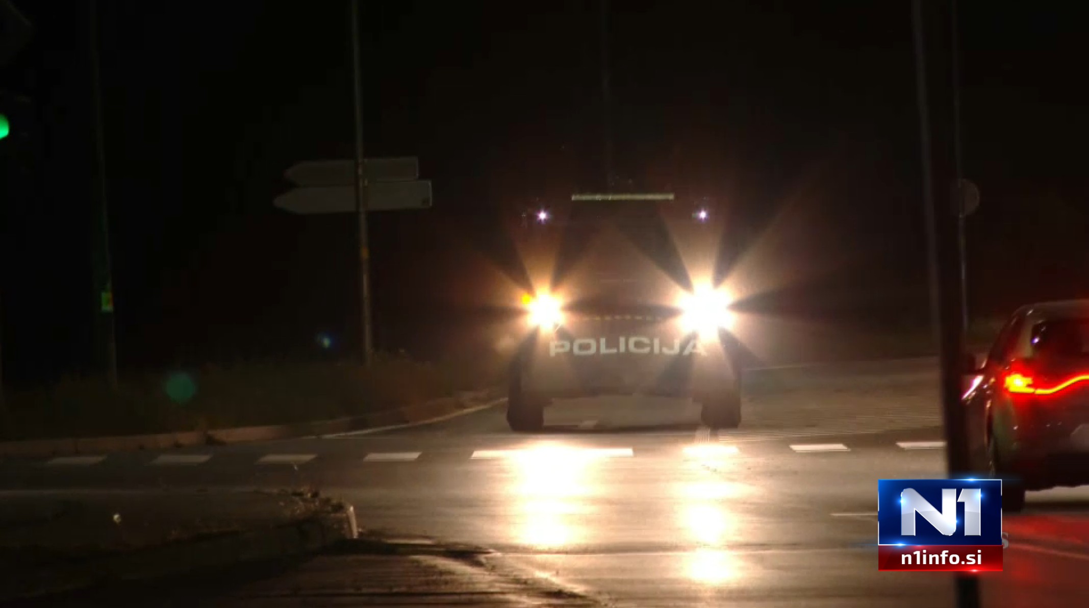 Vozilo specialne enote policije na poti v Žabjak