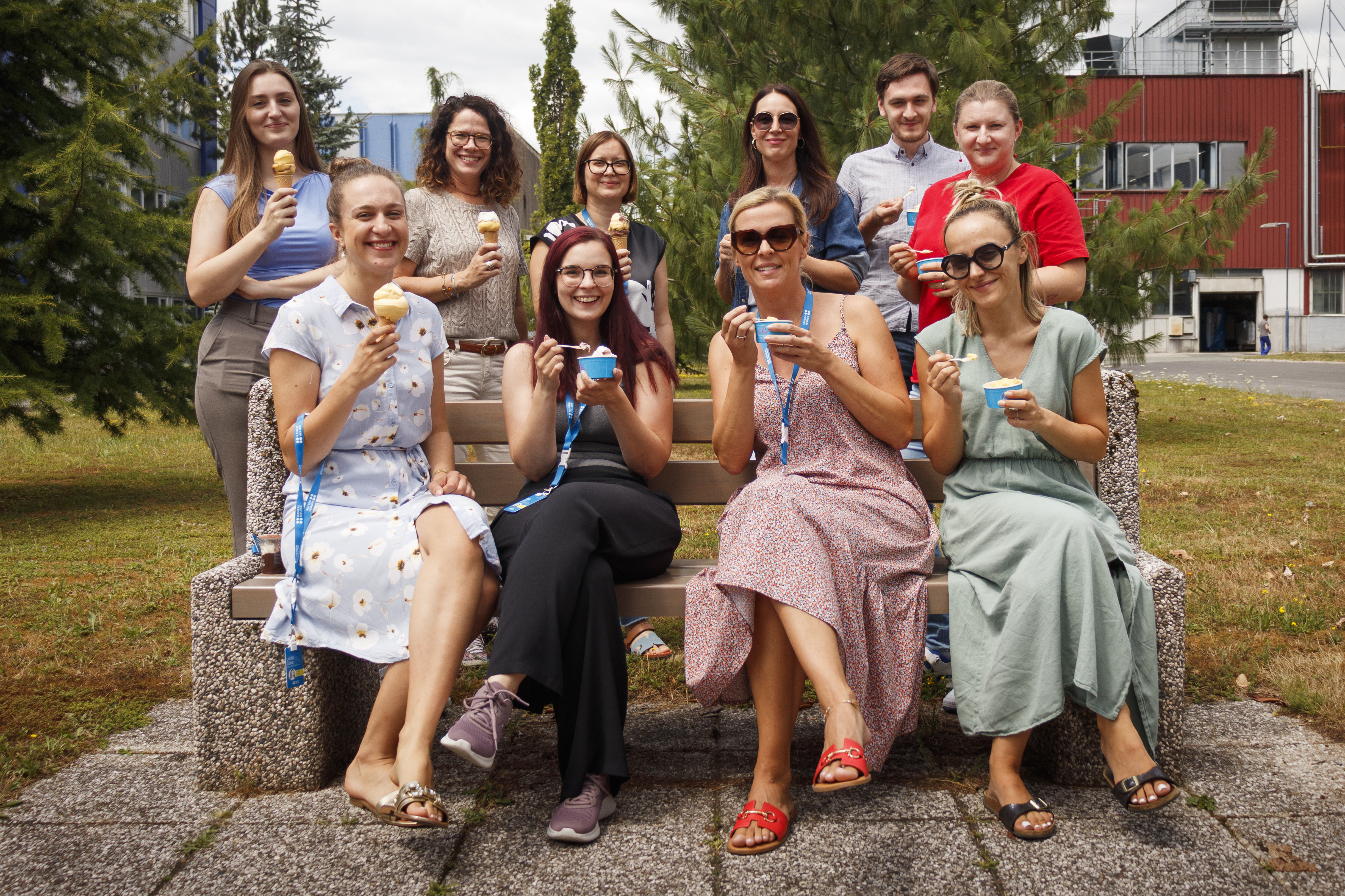 Dan sladoleda - trenutek za povezovanje in sladko osvežitev.