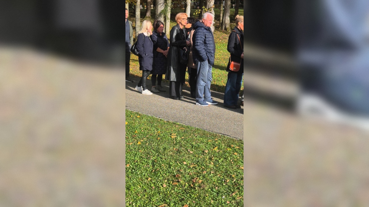 Vida Čadonič Špelič na pogrebu Acota