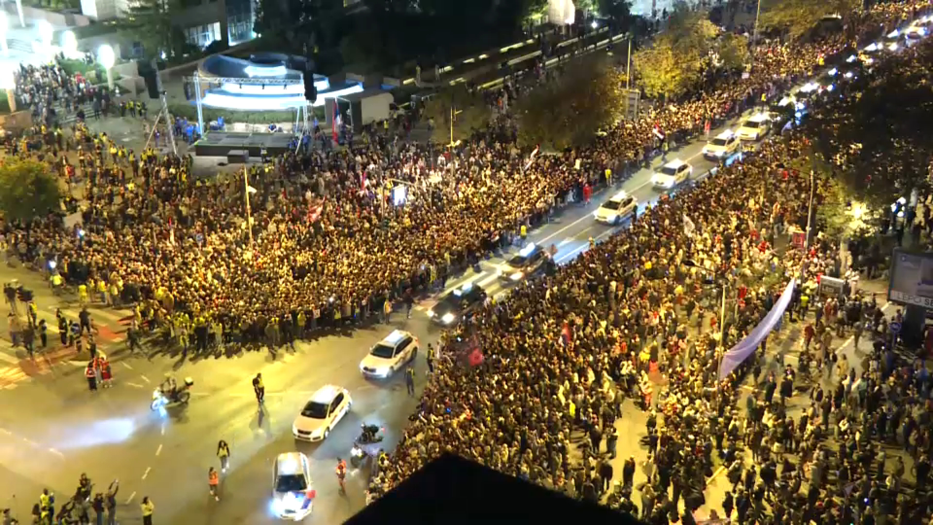 V Novi Sad prihajajo študenti iz vse Srbije