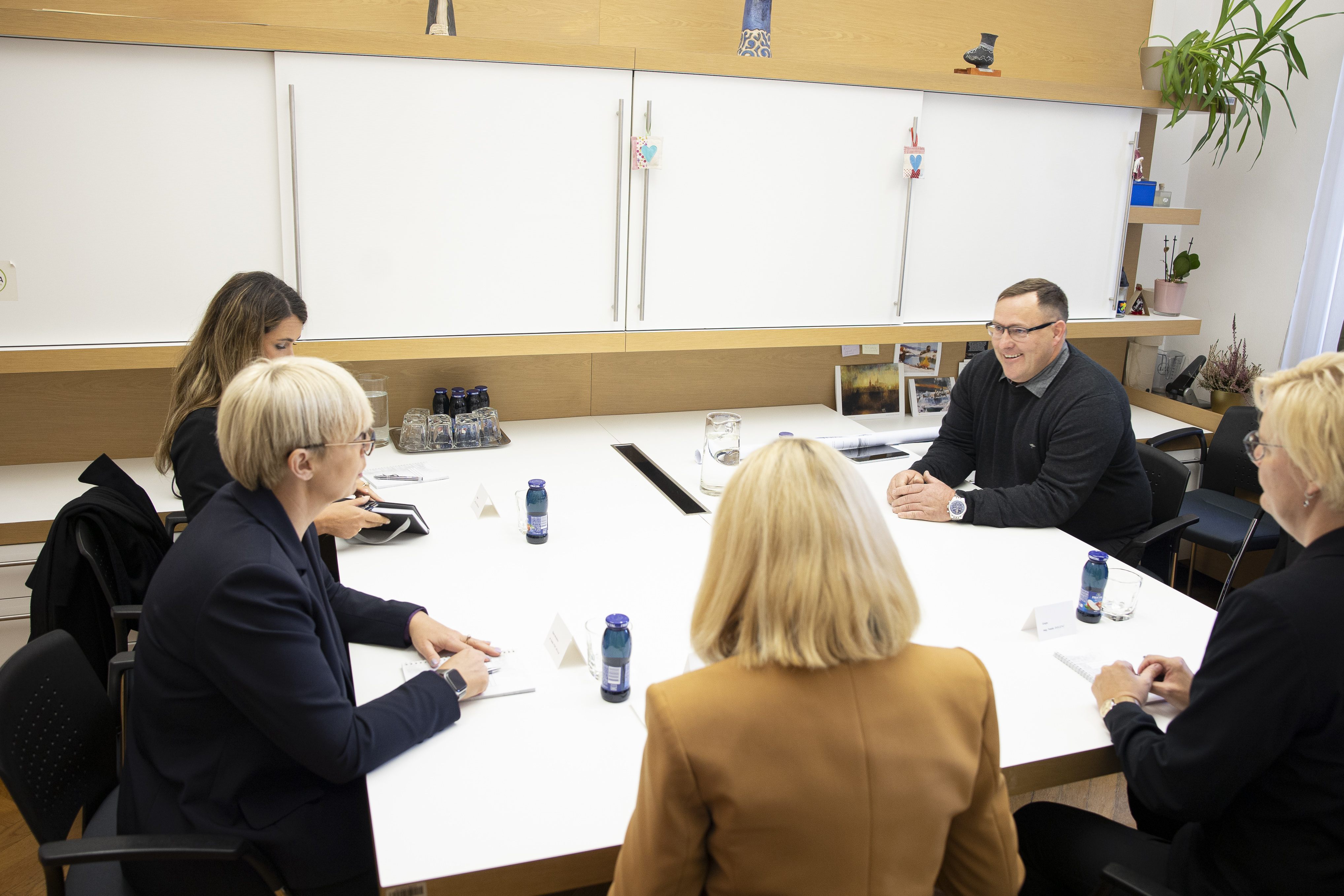 Pogovor Nataše Pirc Musar z gospodom Tramtetom