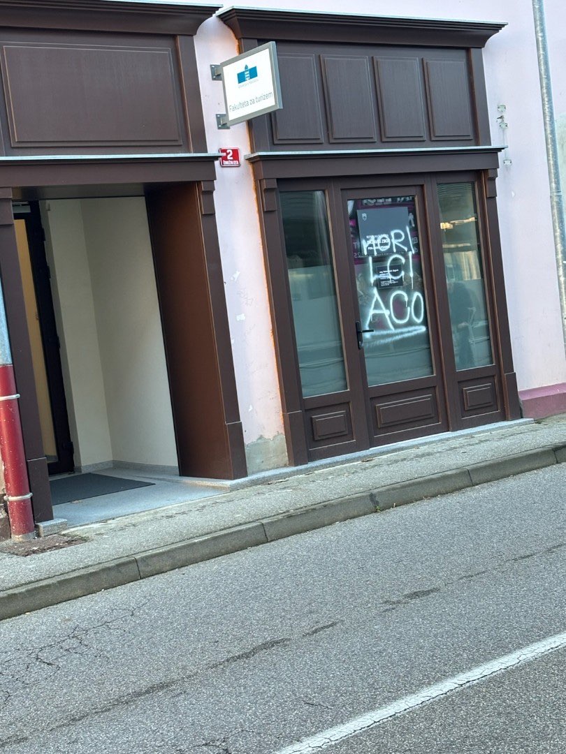 Gibanje Svoboda, vandali