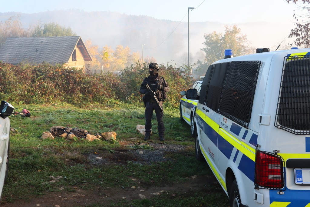 Policija v romskem naseldju Žabjak