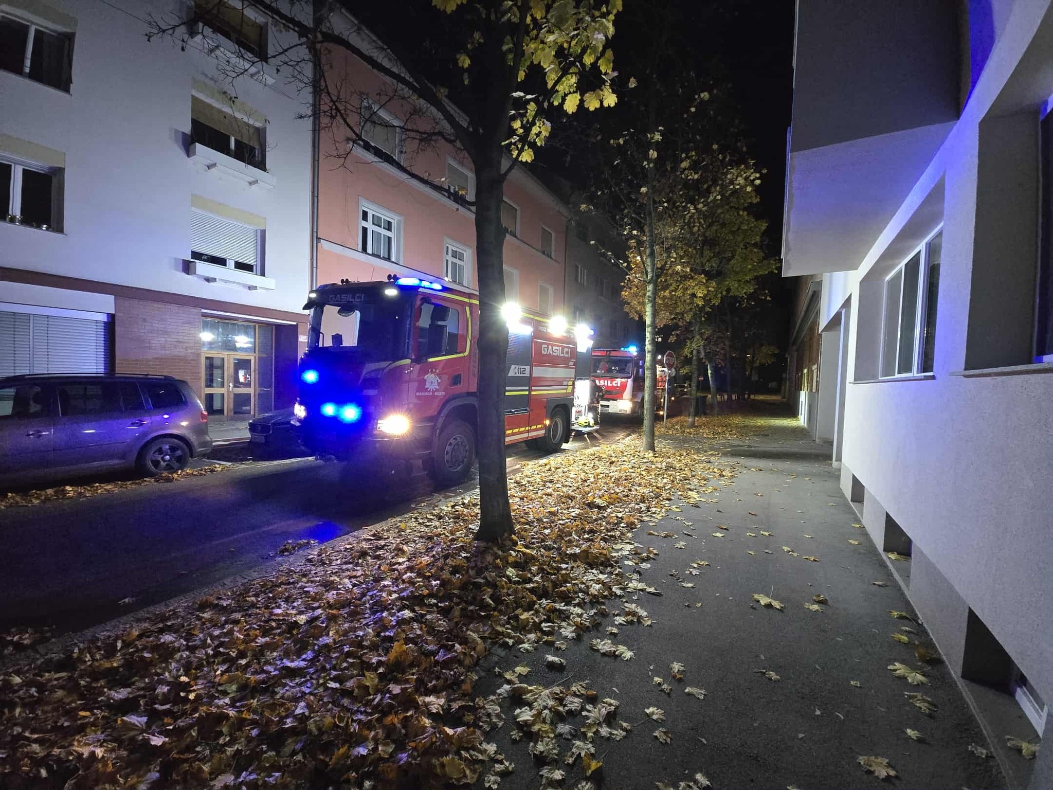 V mariborskem stanovanju je zagorelo, ogenj pa je poškodoval dve stanovanji