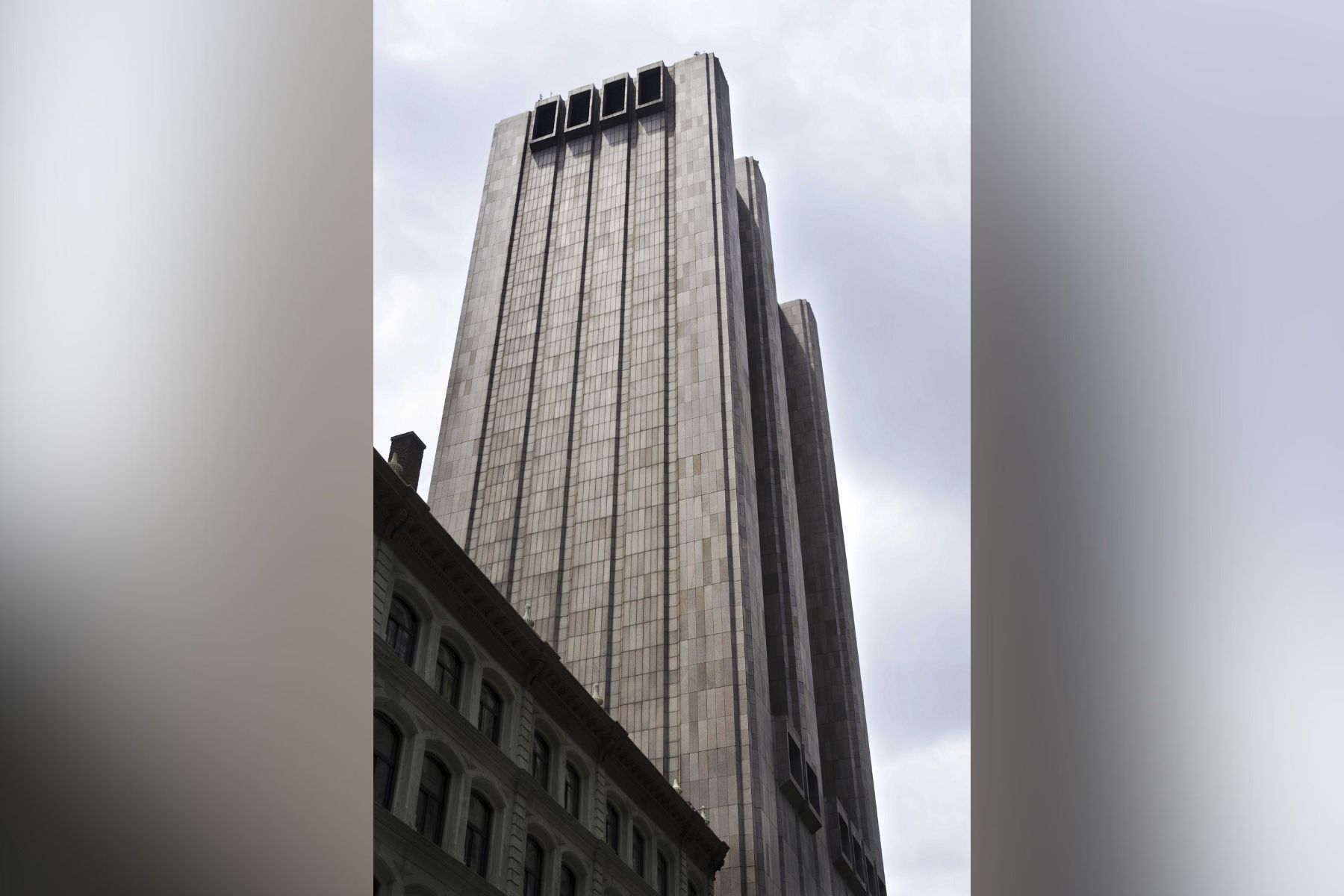 Nebotičnik v New Yorku brez oken