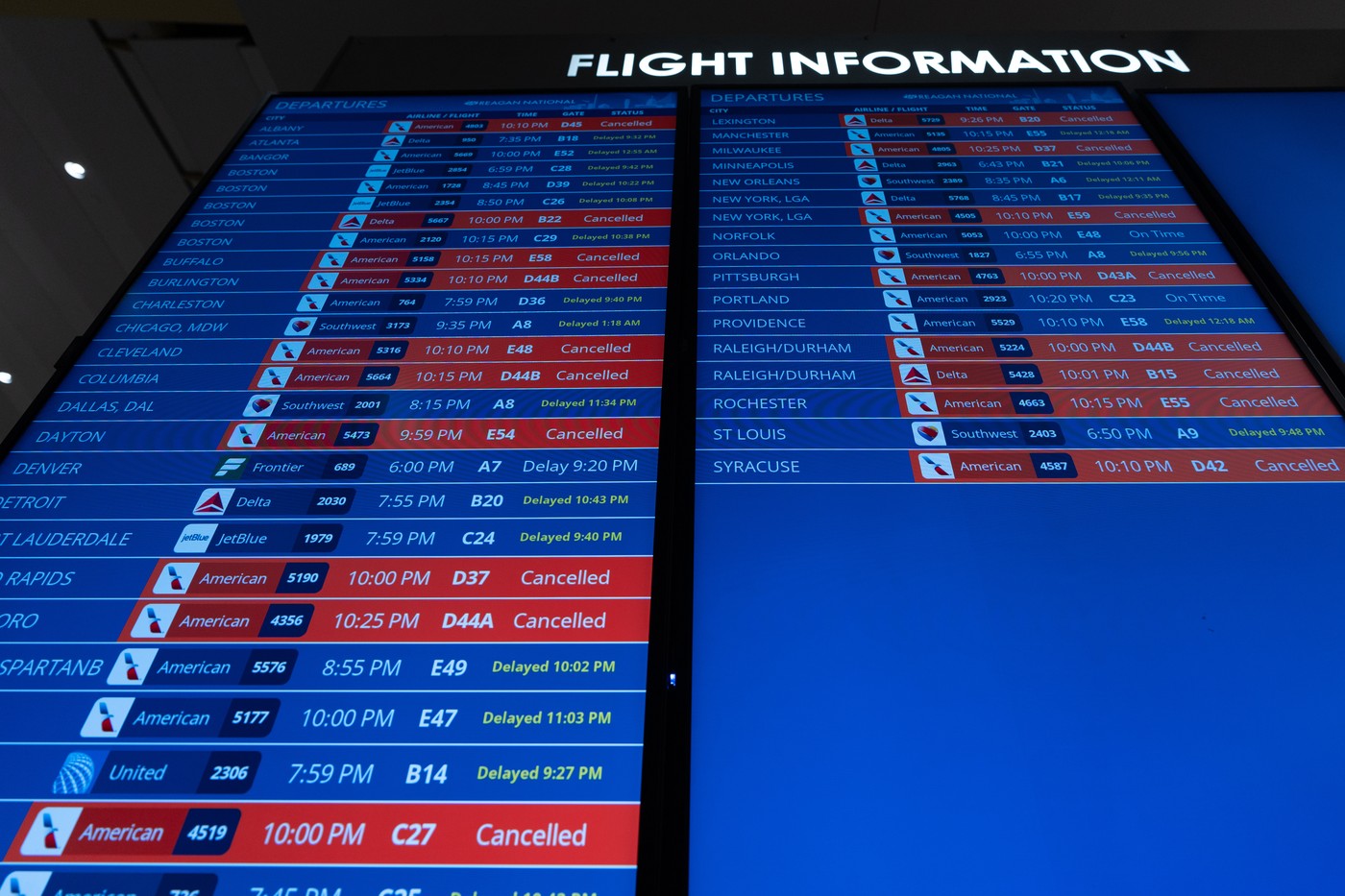 Odpovedi na ameriških letališčih