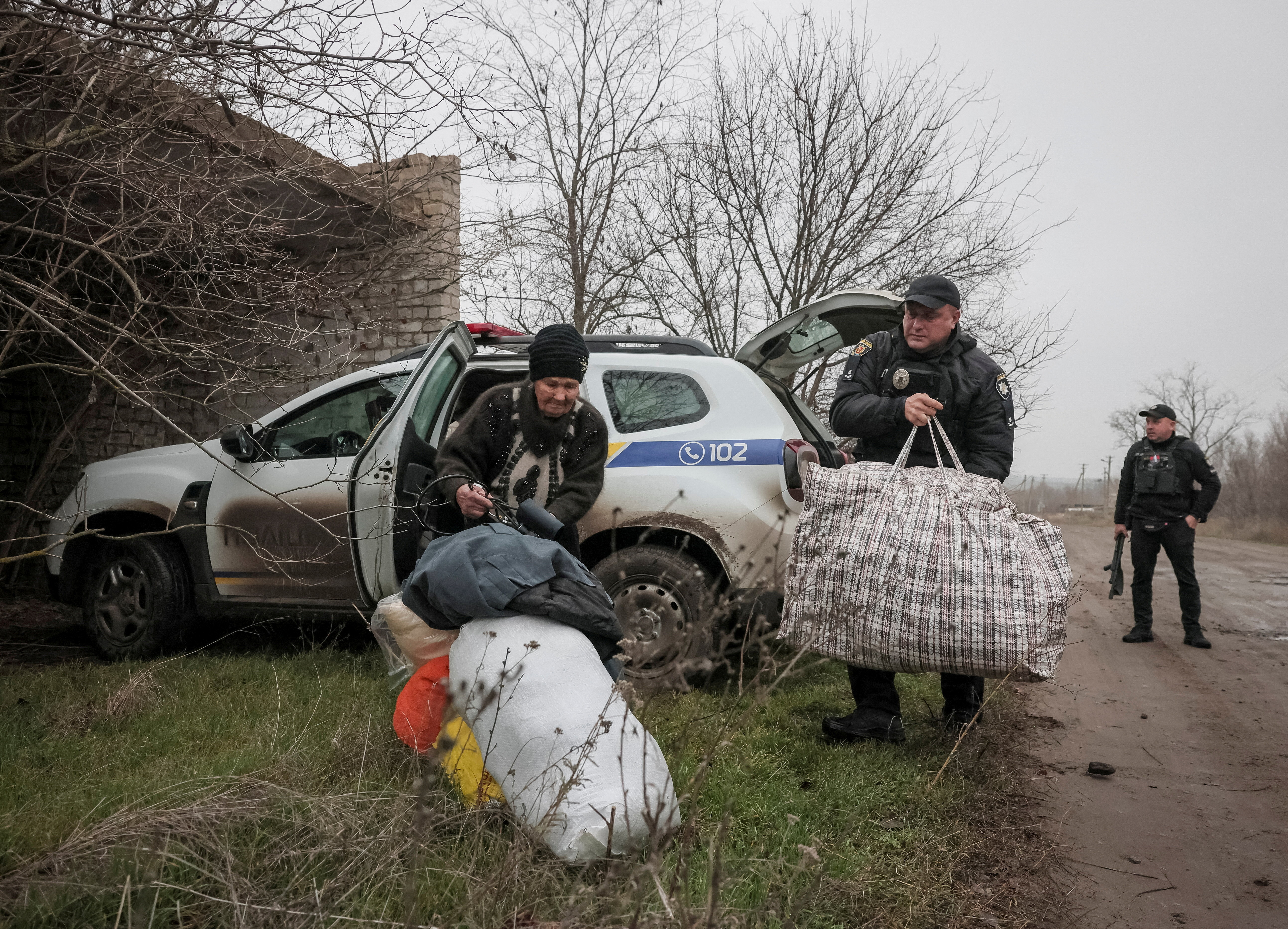 Prebivalci zapuščajo vasi v regiji Zaporožje